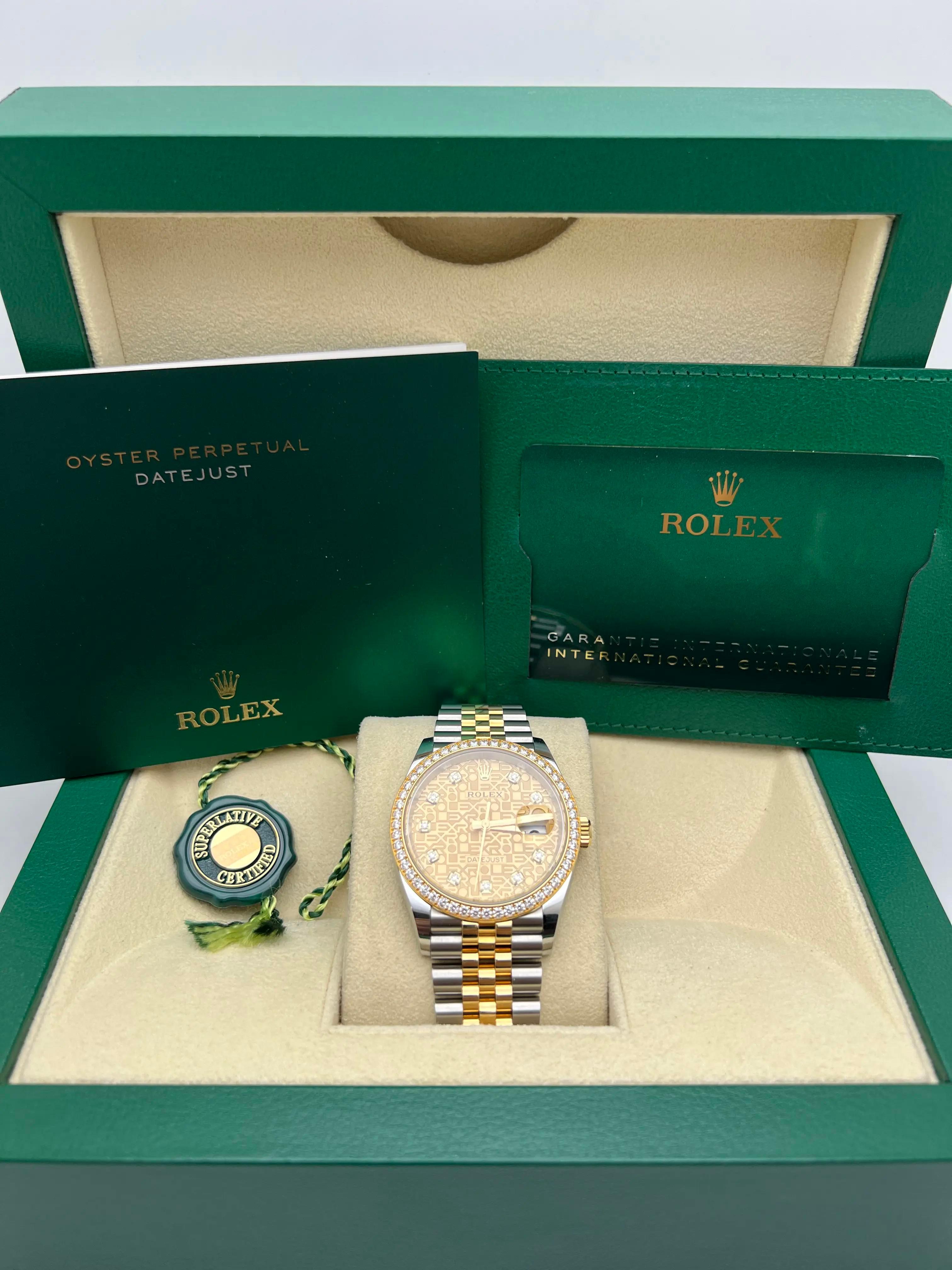 Die Rolex Datejust 36mm (Referenz 126283RBR) ist ein luxuriöser und authentischer Zeitmesser, der Rolex' Engagement für Qualität und Eleganz veranschaulicht. Dieses Modell ist aus einer Kombination aus 18 Karat Gelbgold und Edelstahl gefertigt und