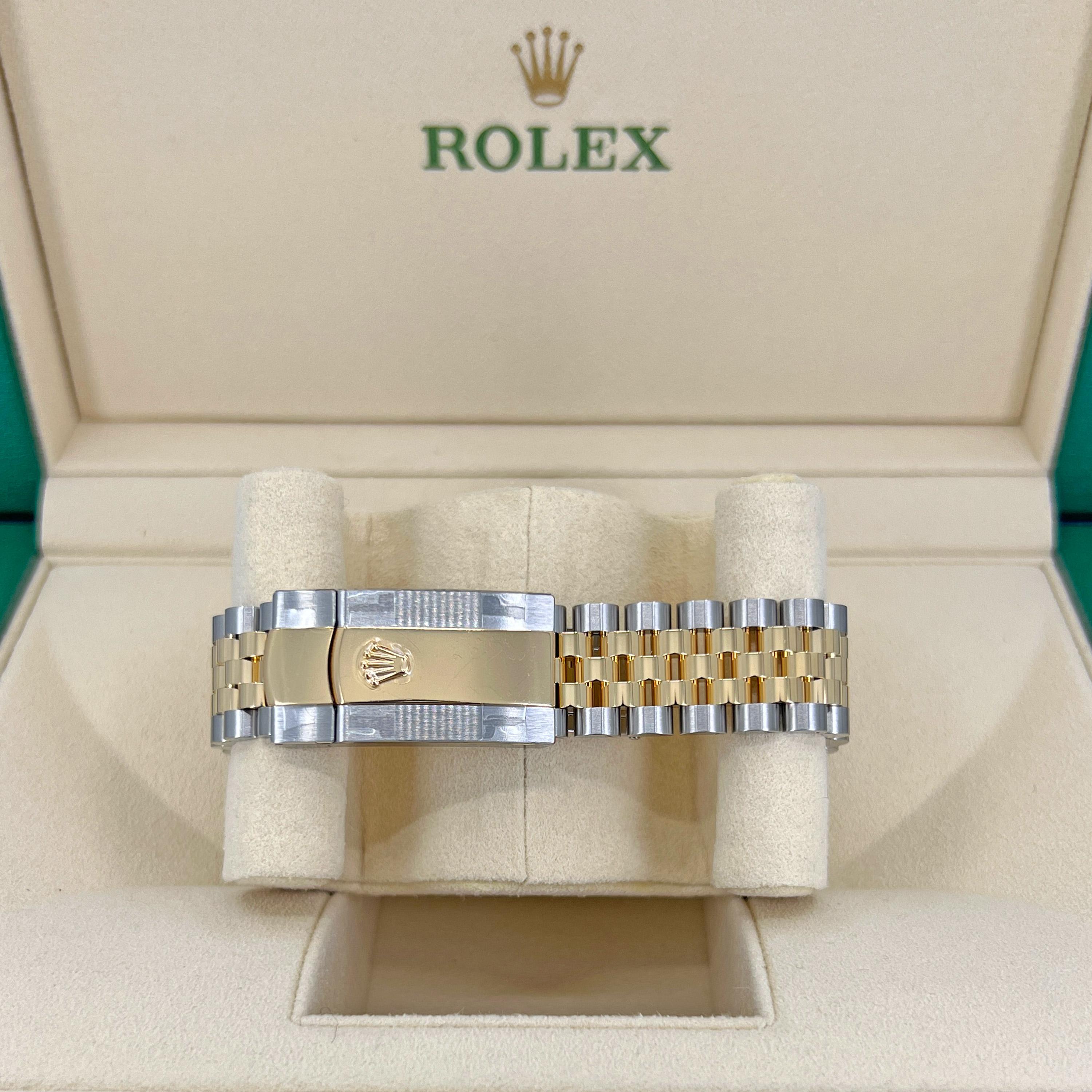 Rolex Datejust, 36, Champagne PM, Fluted, 126233, Unworn Watch, Complete 2022 For Sale 3