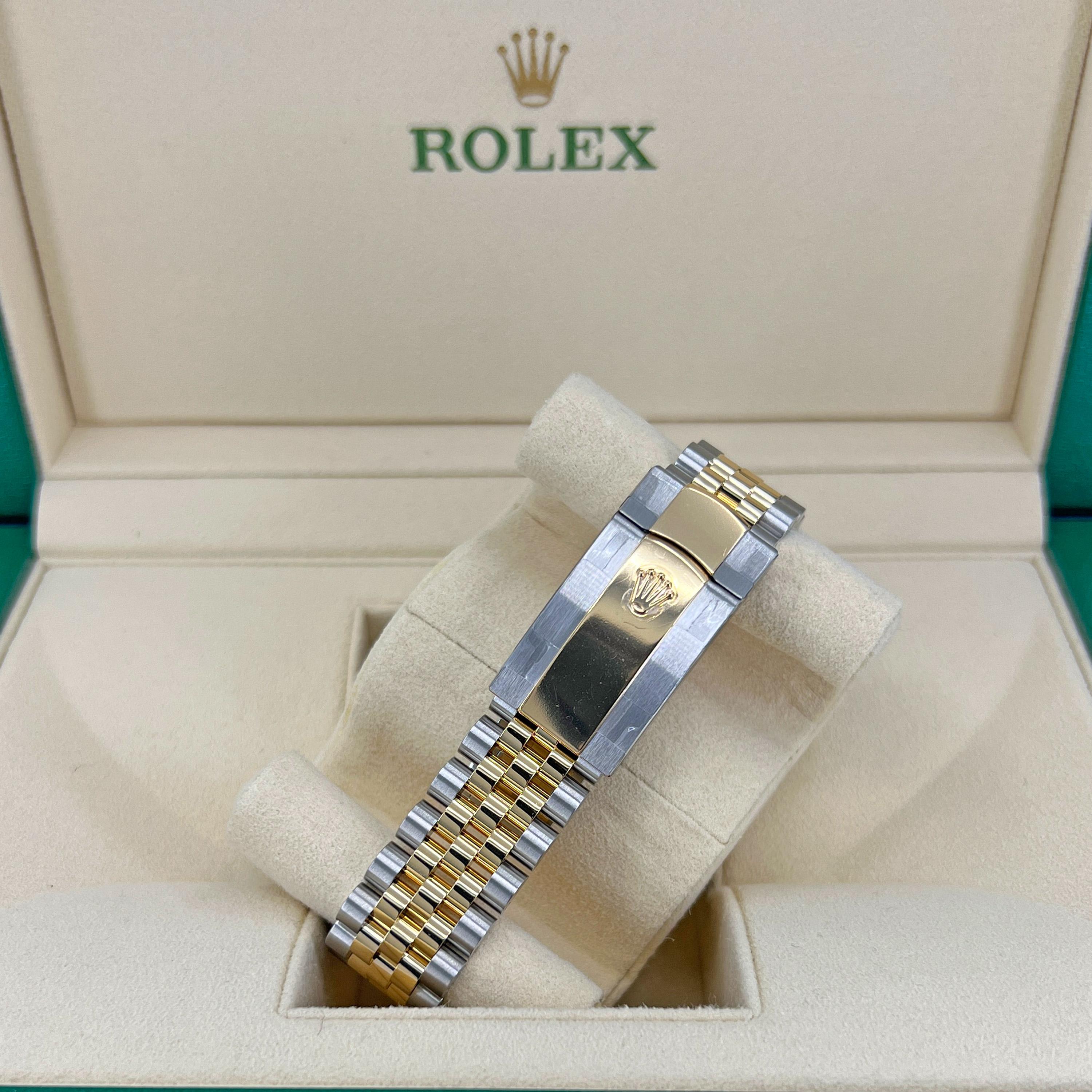 Rolex Datejust, 36, Champagne PM, Fluted, 126233, Unworn Watch, Complete 2022 For Sale 4