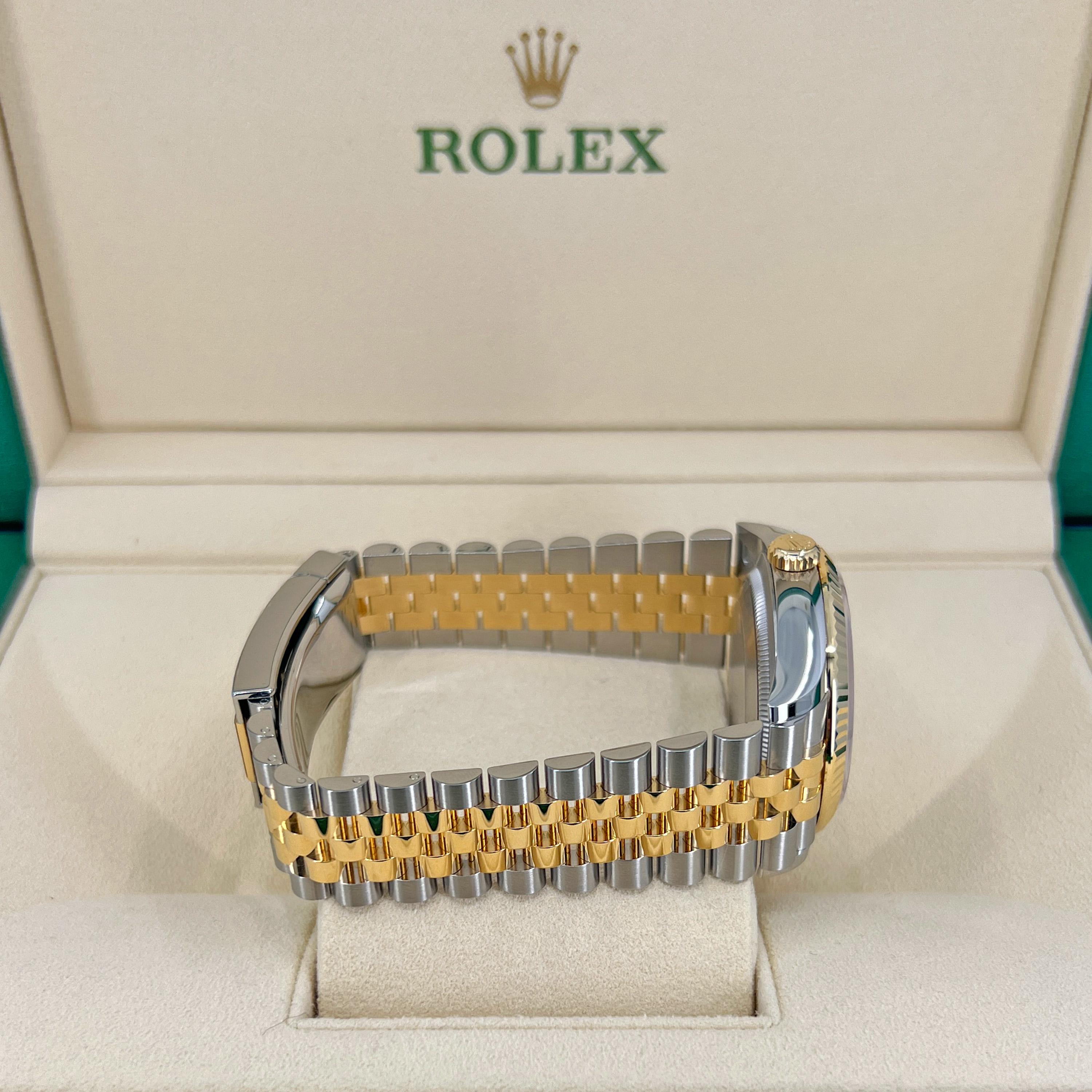 Rolex Datejust, 36, Champagne PM, Fluted, 126233, Unworn Watch, Complete 2022 In New Condition For Sale In New York, NY
