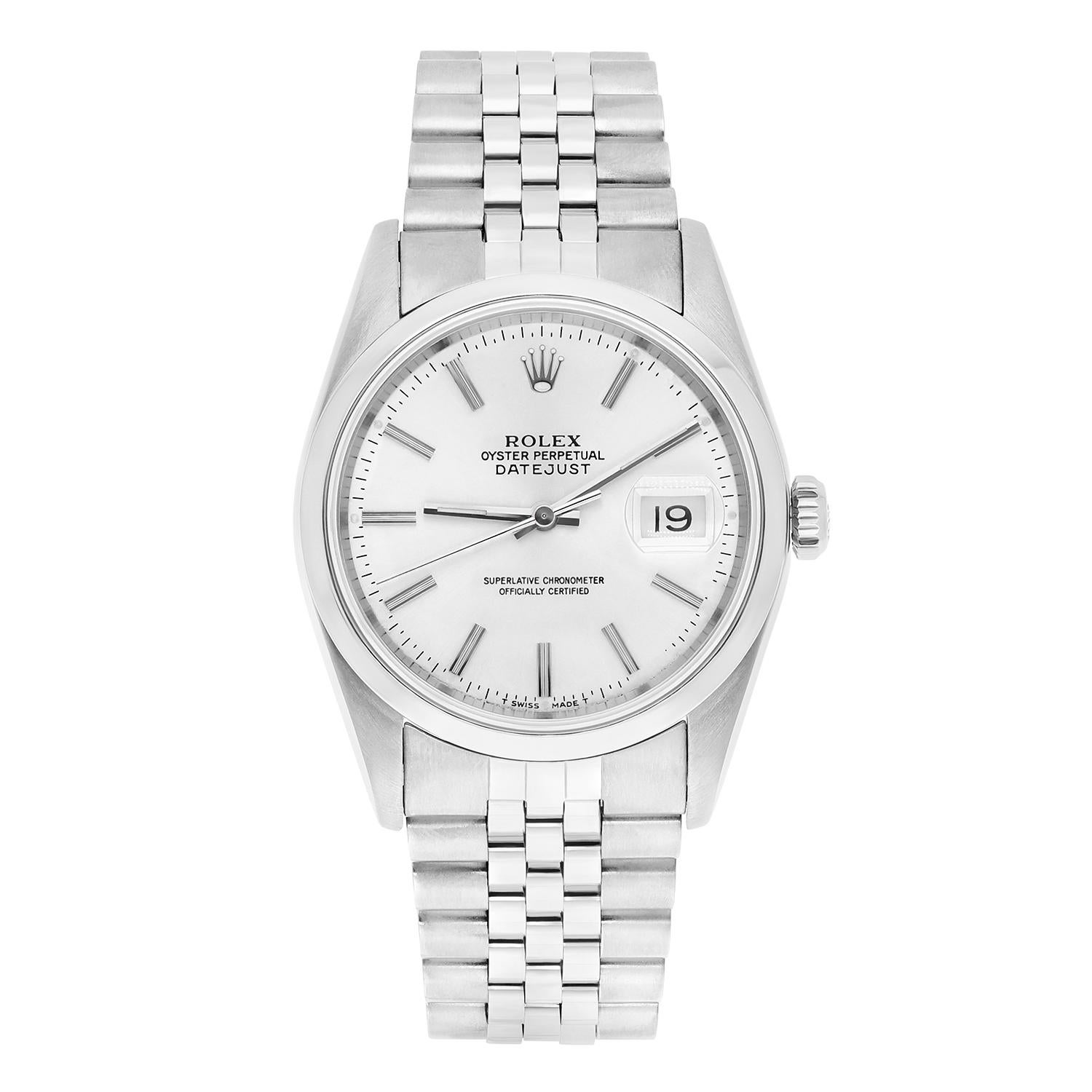 Silver-tone stainless steel case with a silver-tone stainless steel juThis watch has been professionally polished, serviced and is in excellent overall condition. There are absolutely no visible scratches or blemishes. Model features quick-set