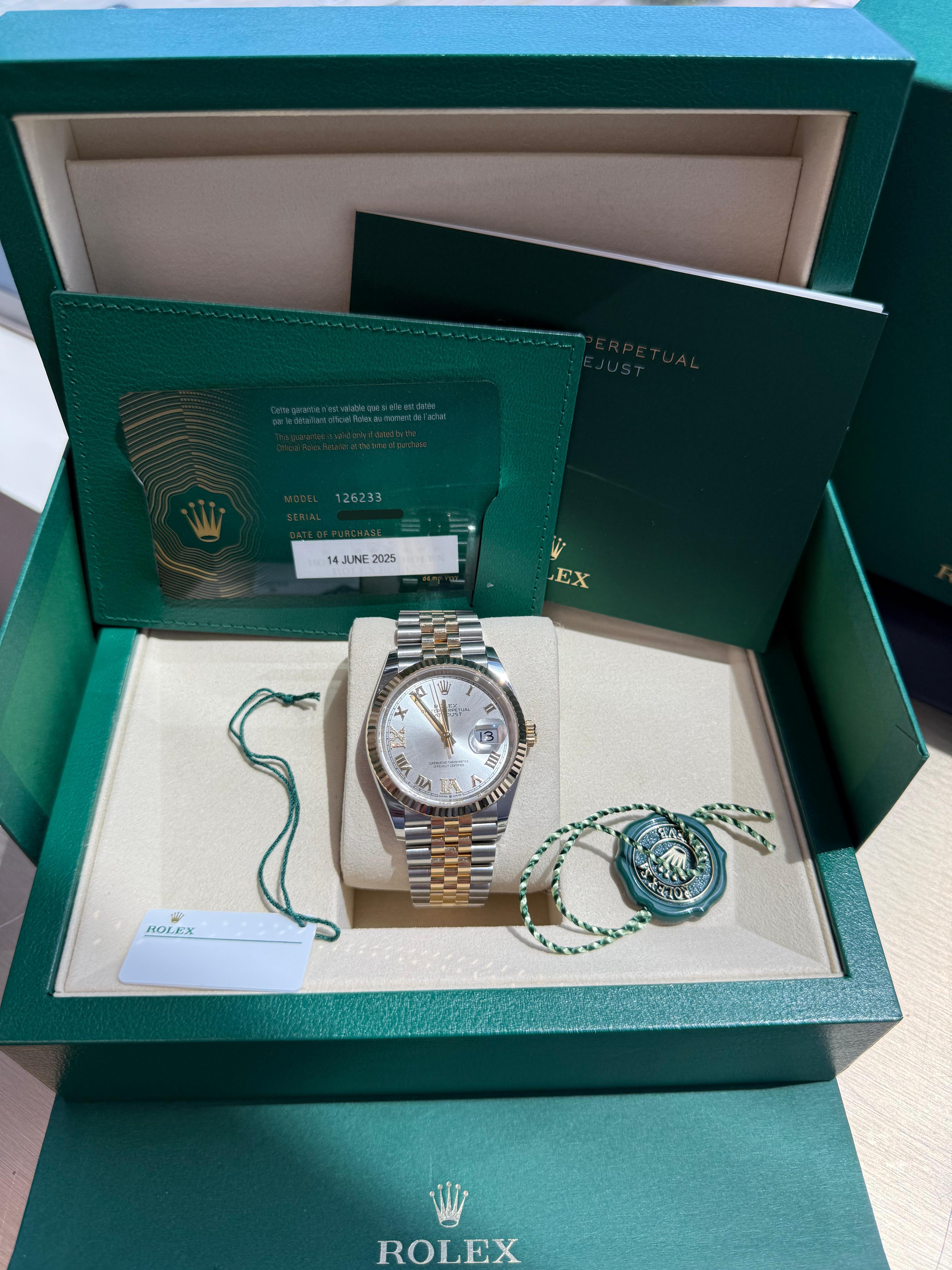 Women's or Men's Rolex Datejust 36 Silver Roman 6-9 Diamond Dial Gold Steel Jubilee Watch 126233 For Sale
