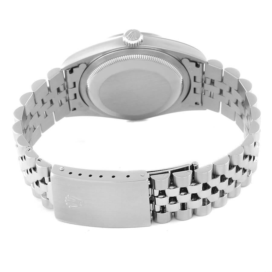 Rolex Montre Datejust 36 avec cadran tapisserie argentée et lunette lisse en acier pour hommes 16200 en vente 2