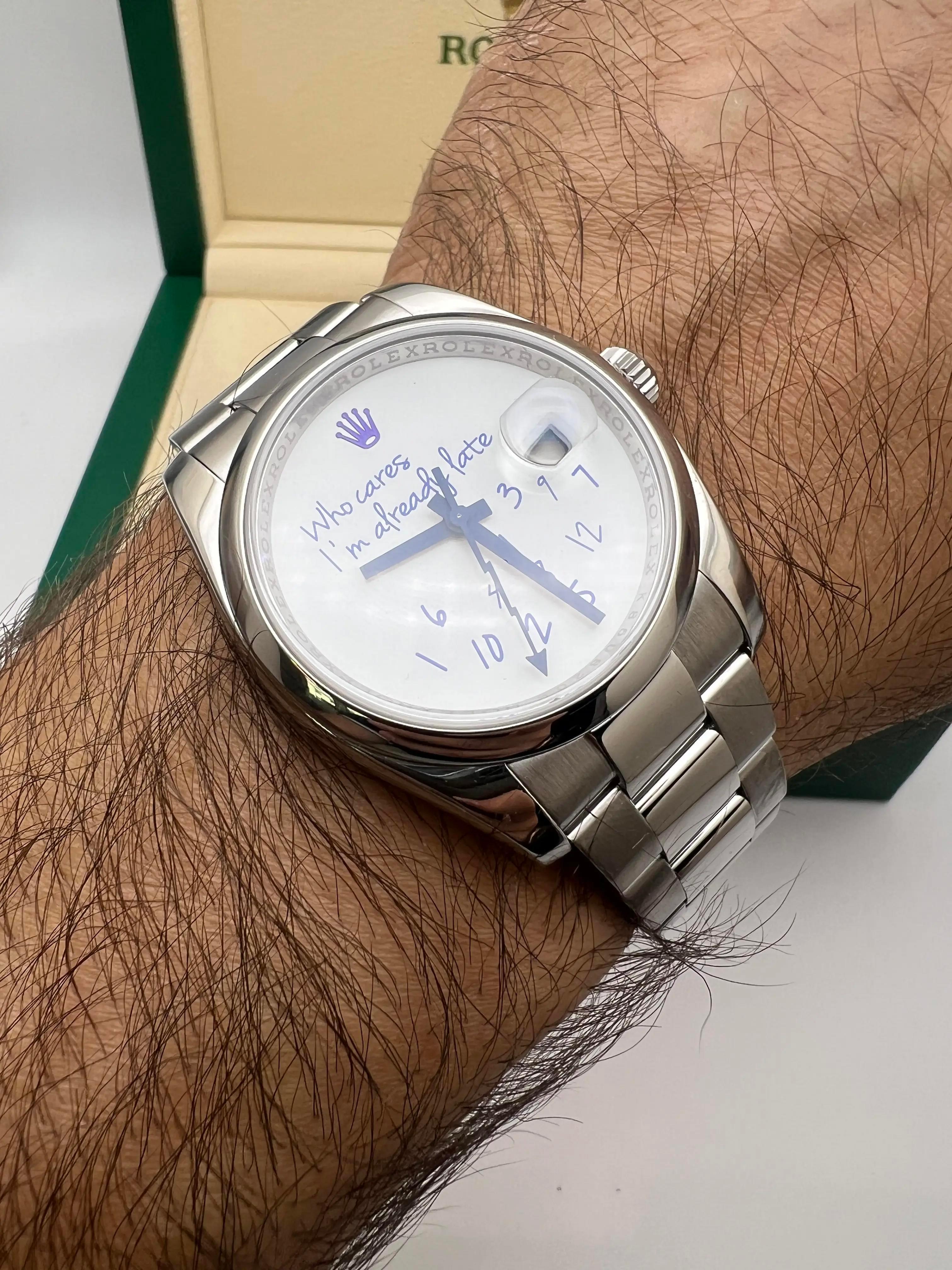 Rolex Datejust 36mm 116200 Custom A quién le importa ya llego tarde Esfera azul Estuche en Excelente estado para la venta en New York, NY