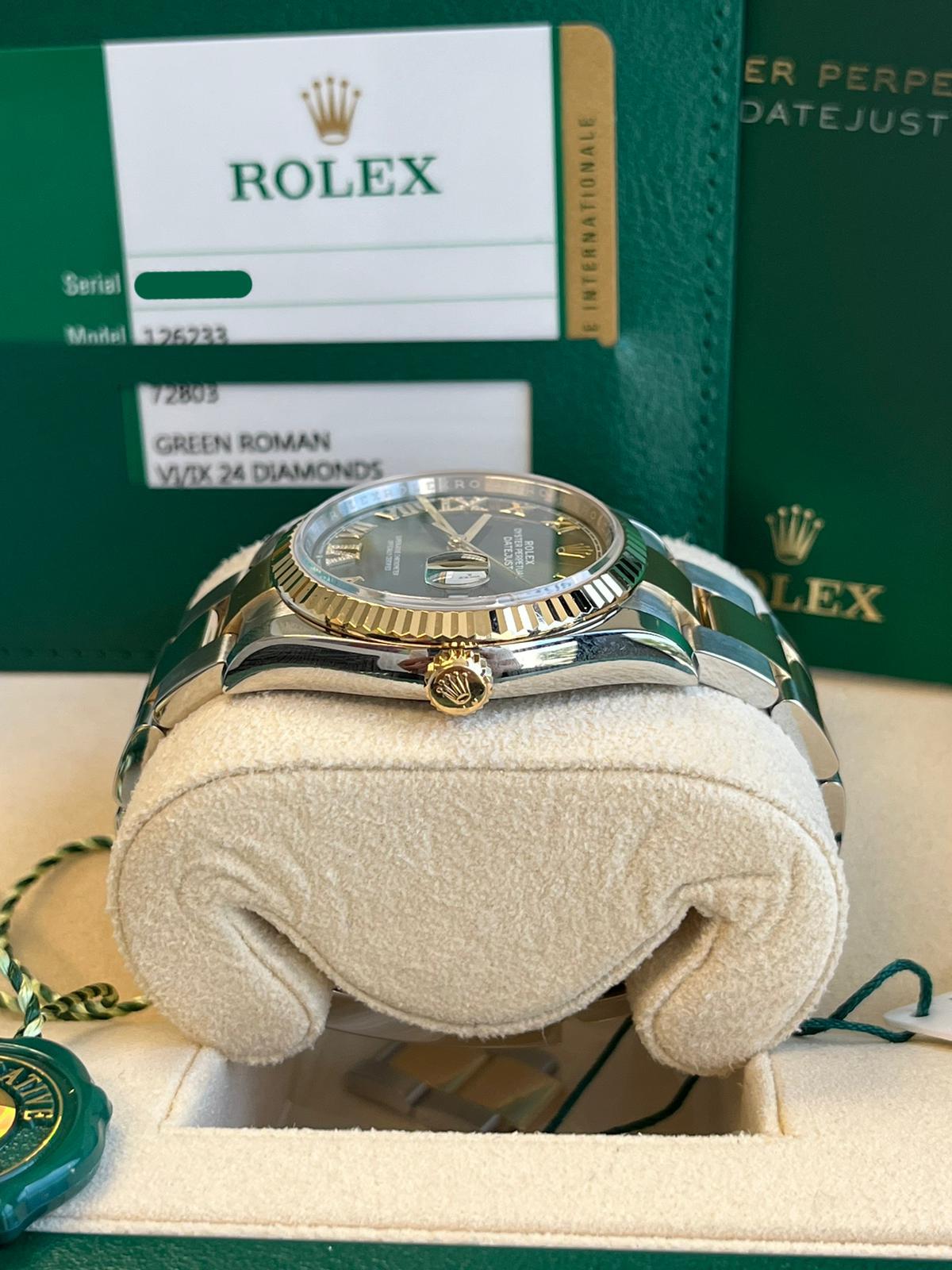 Rolex Datejust 36mm 18K Yellow Gold Fluted Olive Green Roman VI IX Dial 126233 For Sale 8