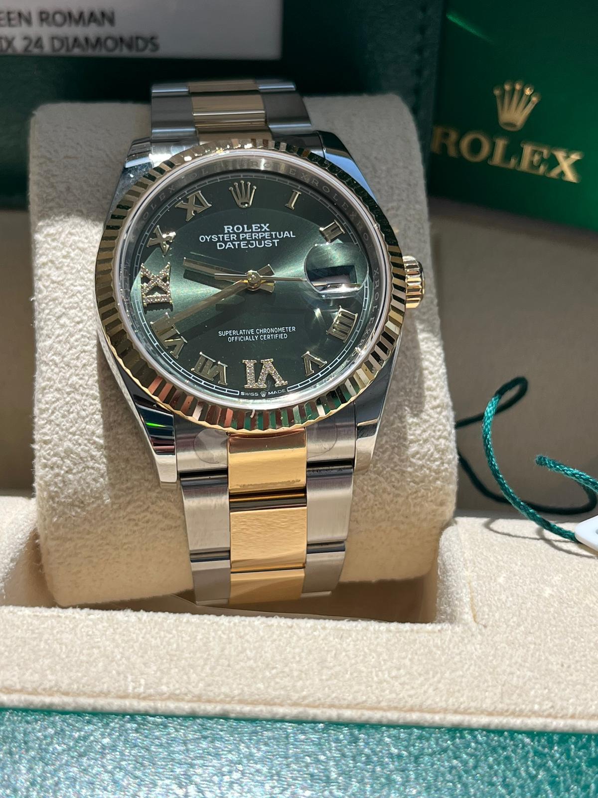 Modernist Rolex Datejust 36mm 18K Yellow Gold Fluted Olive Green Roman VI IX Dial 126233 For Sale