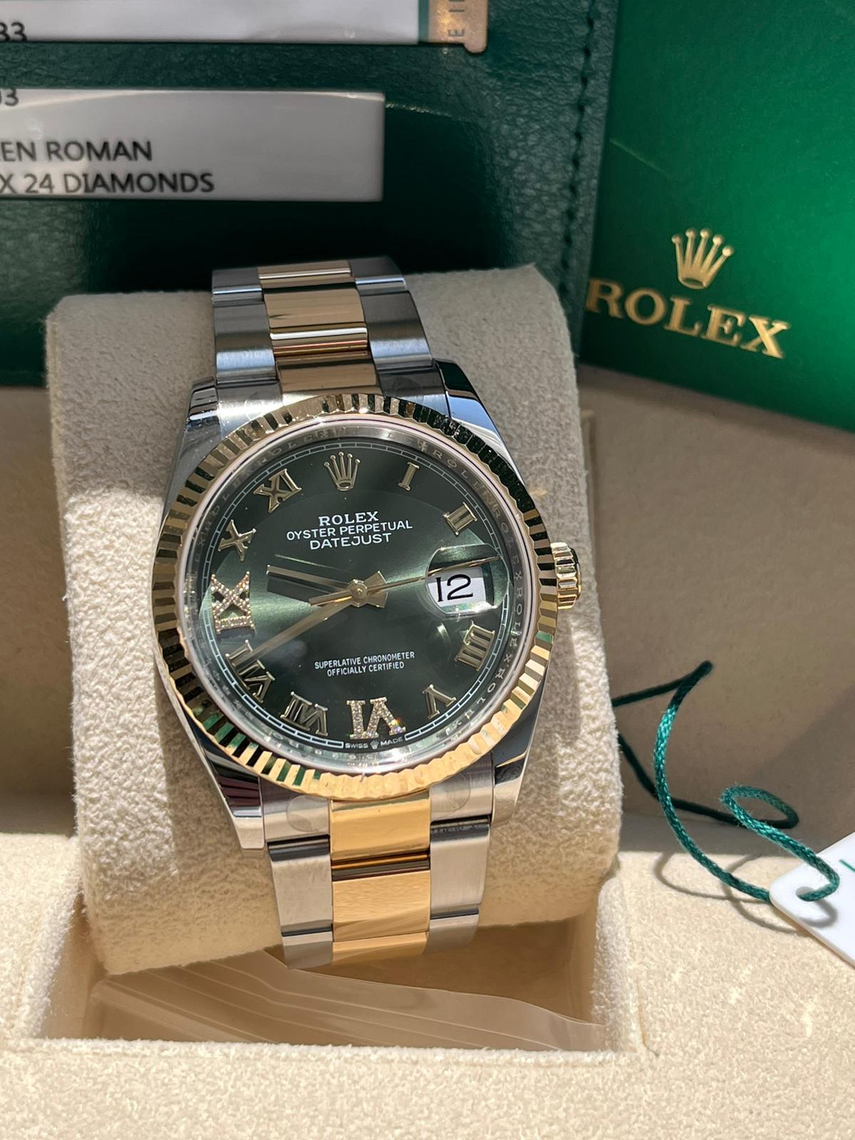 Rolex Datejust 36mm 18K Yellow Gold Fluted Olive Green Roman VI IX Dial 126233 In New Condition For Sale In Aventura, FL