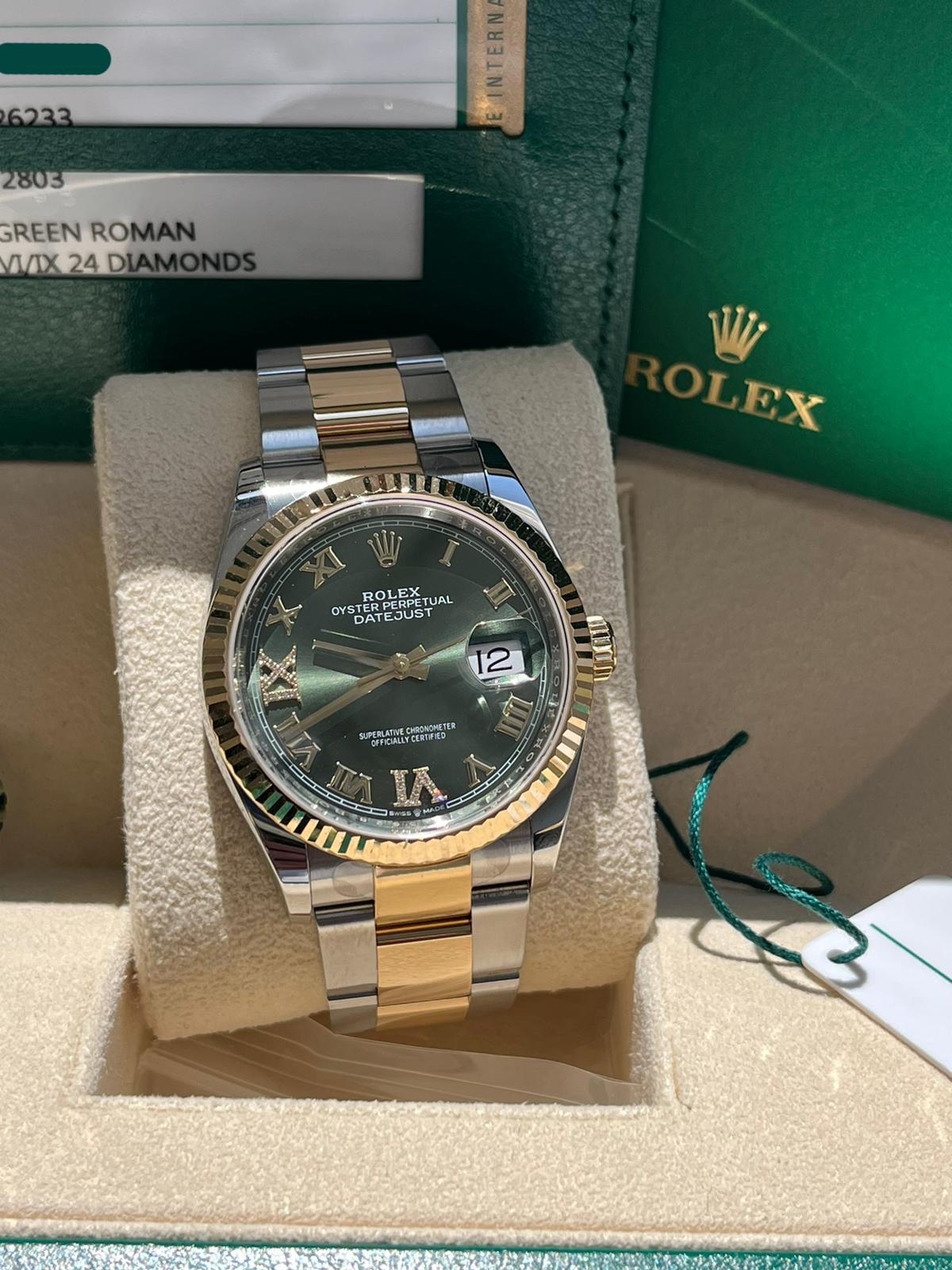 Women's or Men's Rolex Datejust 36mm 18K Yellow Gold Fluted Olive Green Roman VI IX Dial 126233 For Sale