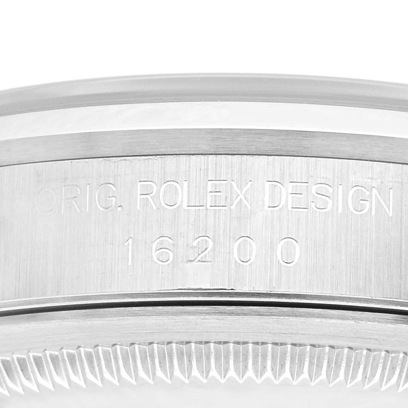 Rolex Datejust 36mm Black Dial Smooth Bezel Steel Mens Watch 16200 Box Papers Excellent état à Atlanta, GA
