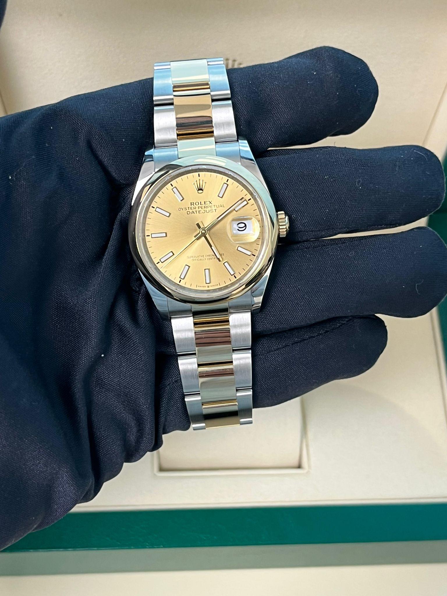 Rolex Datejust 36mm Champagne Dial Two-Tone Yellow Gold Oystersteel Watch 126203 en vente 10