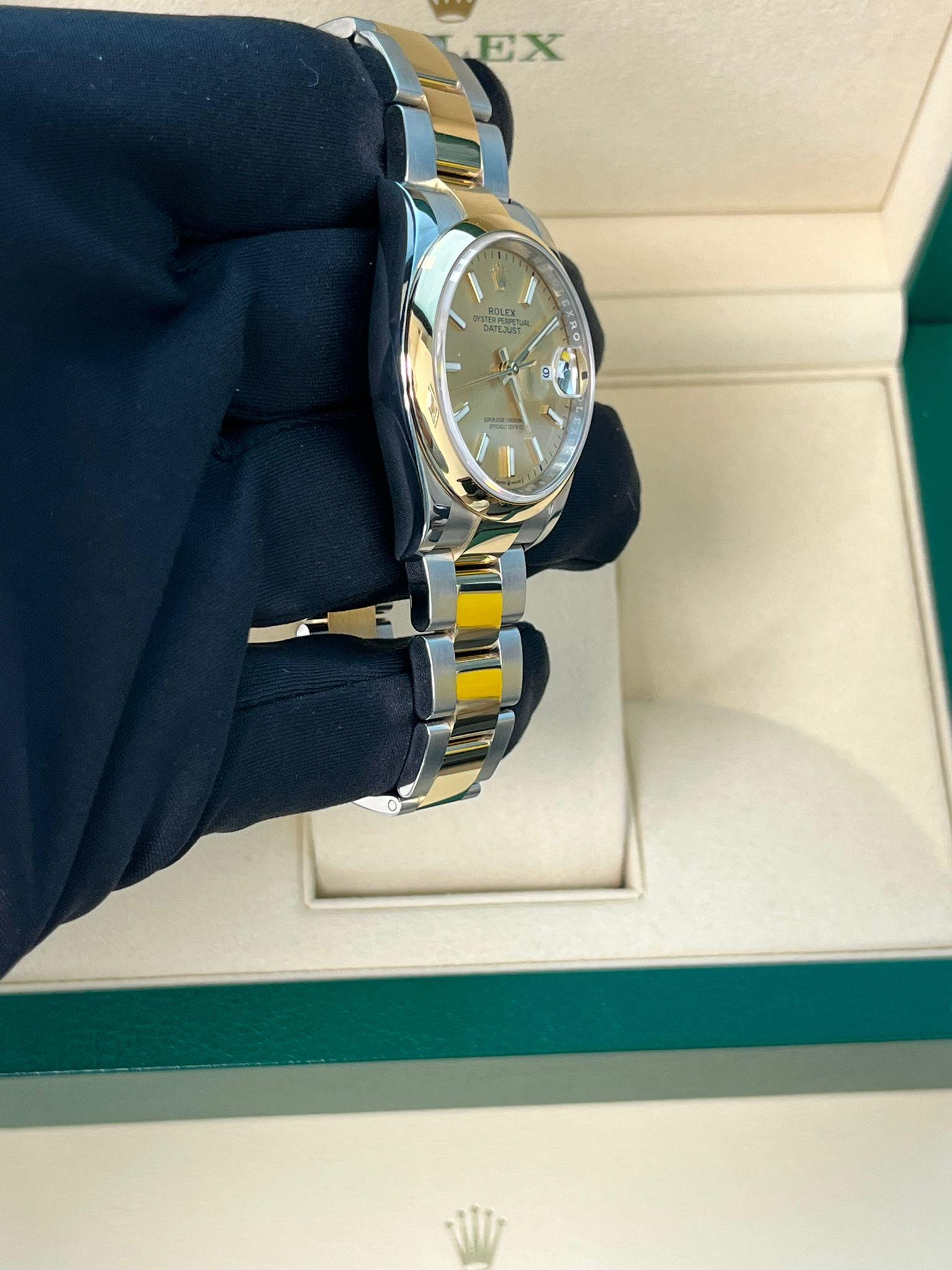 Rolex Datejust 36mm Champagne Dial Two-Tone Yellow Gold Oystersteel Watch 126203 en vente 11