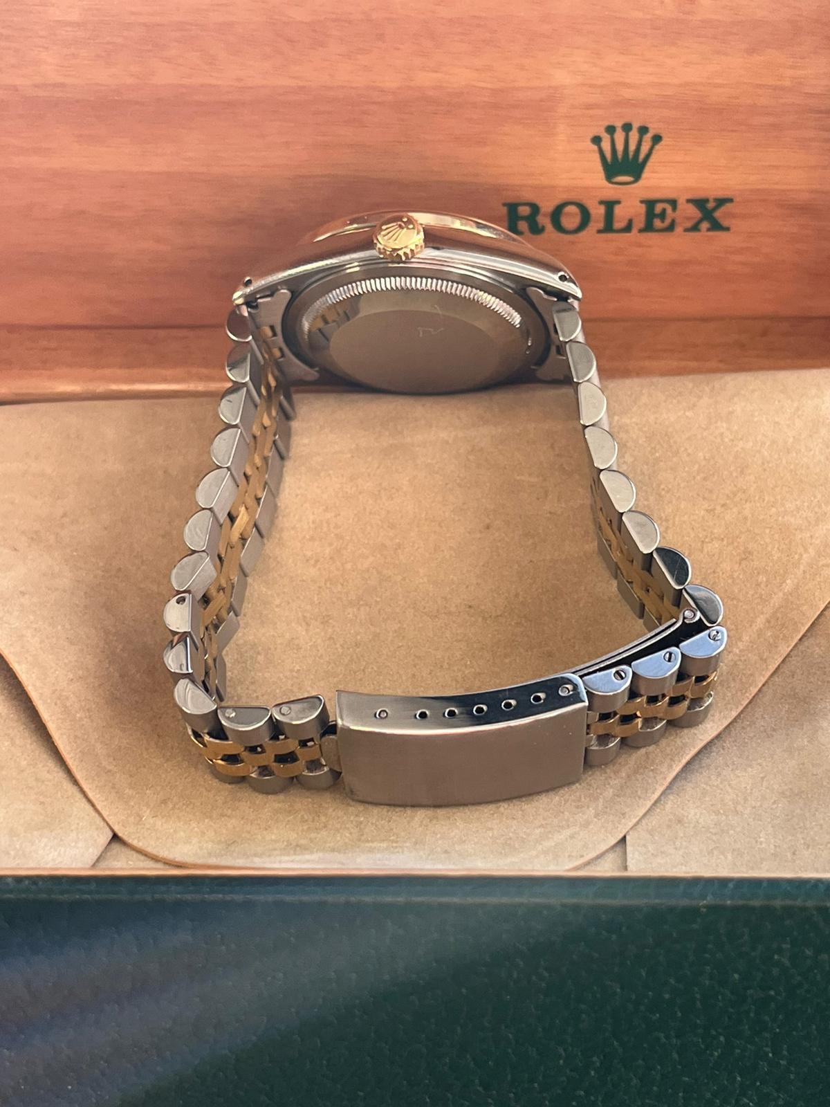 Rolex Montre Datejust 36 mm, cadran MOP diamant, lunette diamantée, bracelet jubilé 16233 en vente 11