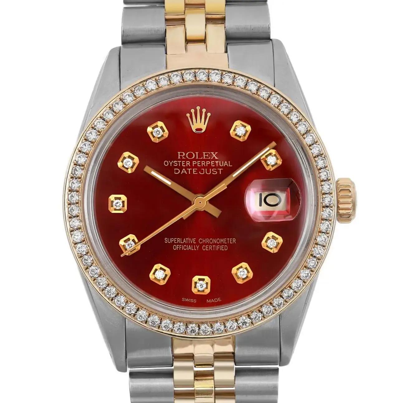 Seminuevo, buen estado. Esfera y bisel rojos personalizados. El reloj está totalmente revisado y se ha comprobado su resistencia al agua, la calibración del movimiento y la precisión horaria. Viene sin caja ni papeles.

Información general
Marca: