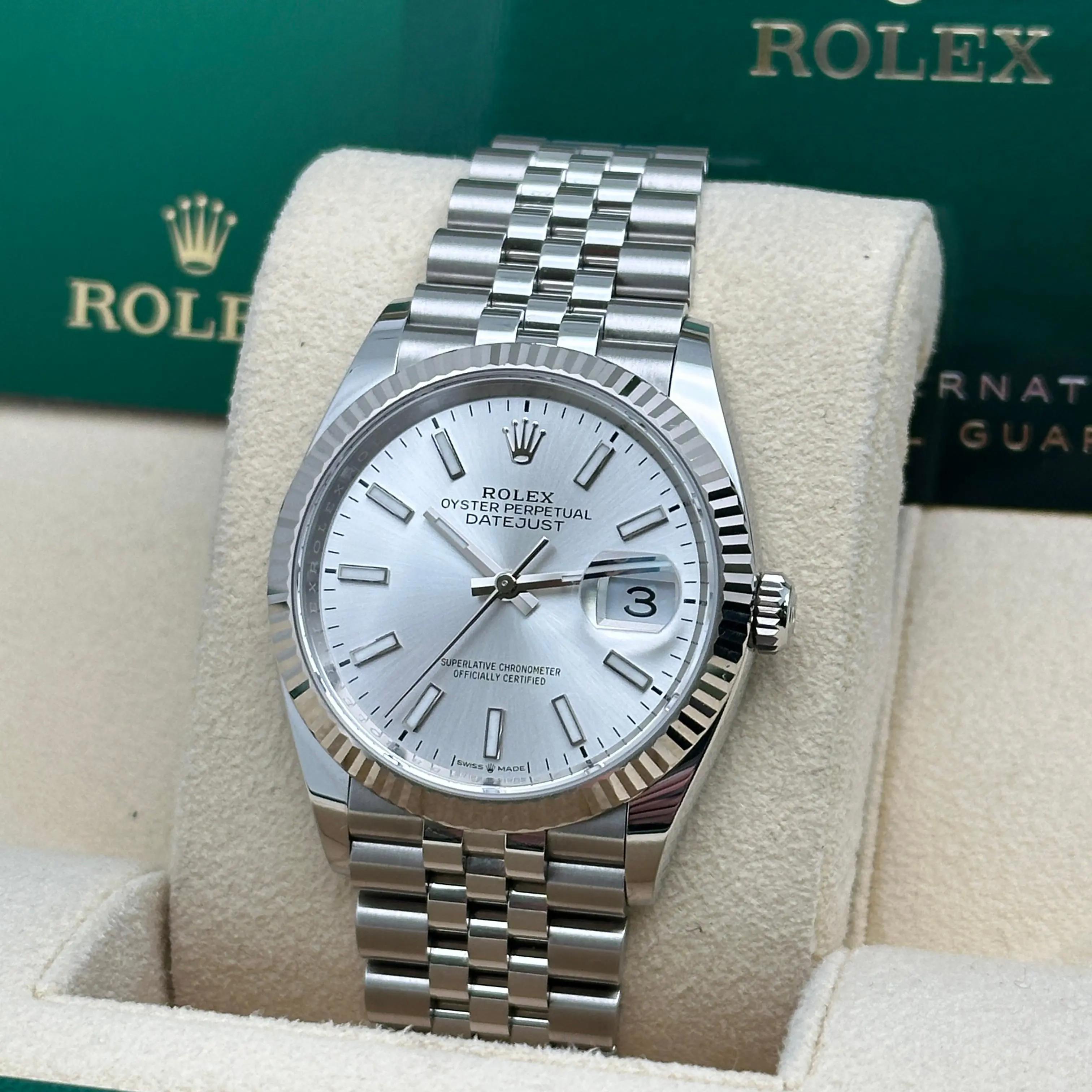 Rolex Datejust 36mm Steel Silver Dial Automatic Mens Watch 126234 In Excellent Condition For Sale In New York, NY