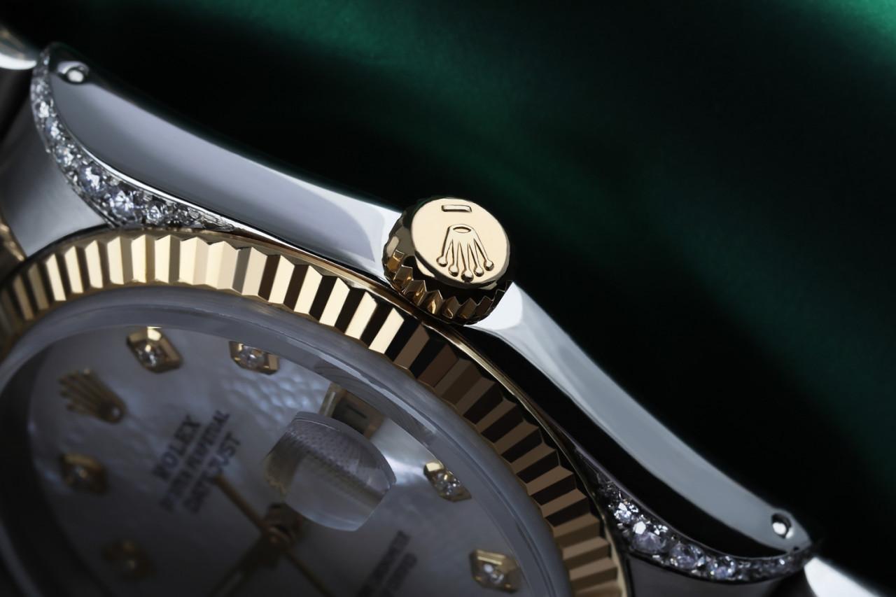 Rolex Datejust Two Tone Vintage Fluted Bezel with Diamond Lugs Watch In Excellent Condition For Sale In New York, NY