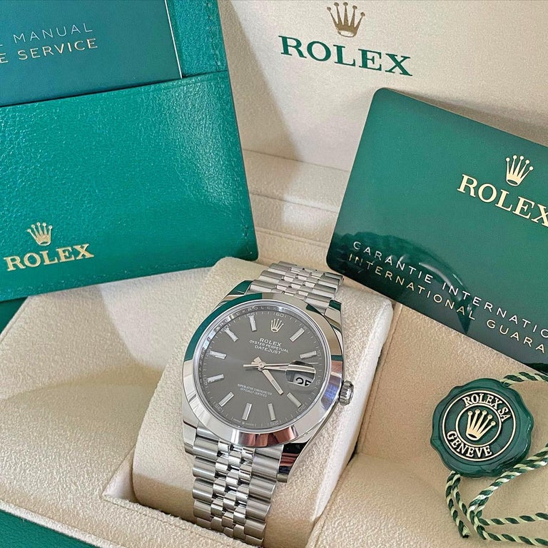 Unworn Classic watch Rolex Datejust 41, Oystersteel, Ref# 126300-0012 - luxury, elegance and practicality.

Make: Rolex
Model: Datejust 41
Reference: 126300-0012
Diameter: 41 mm
Case material: Oystersteel
Dial color: Bright black
Bezel Type: