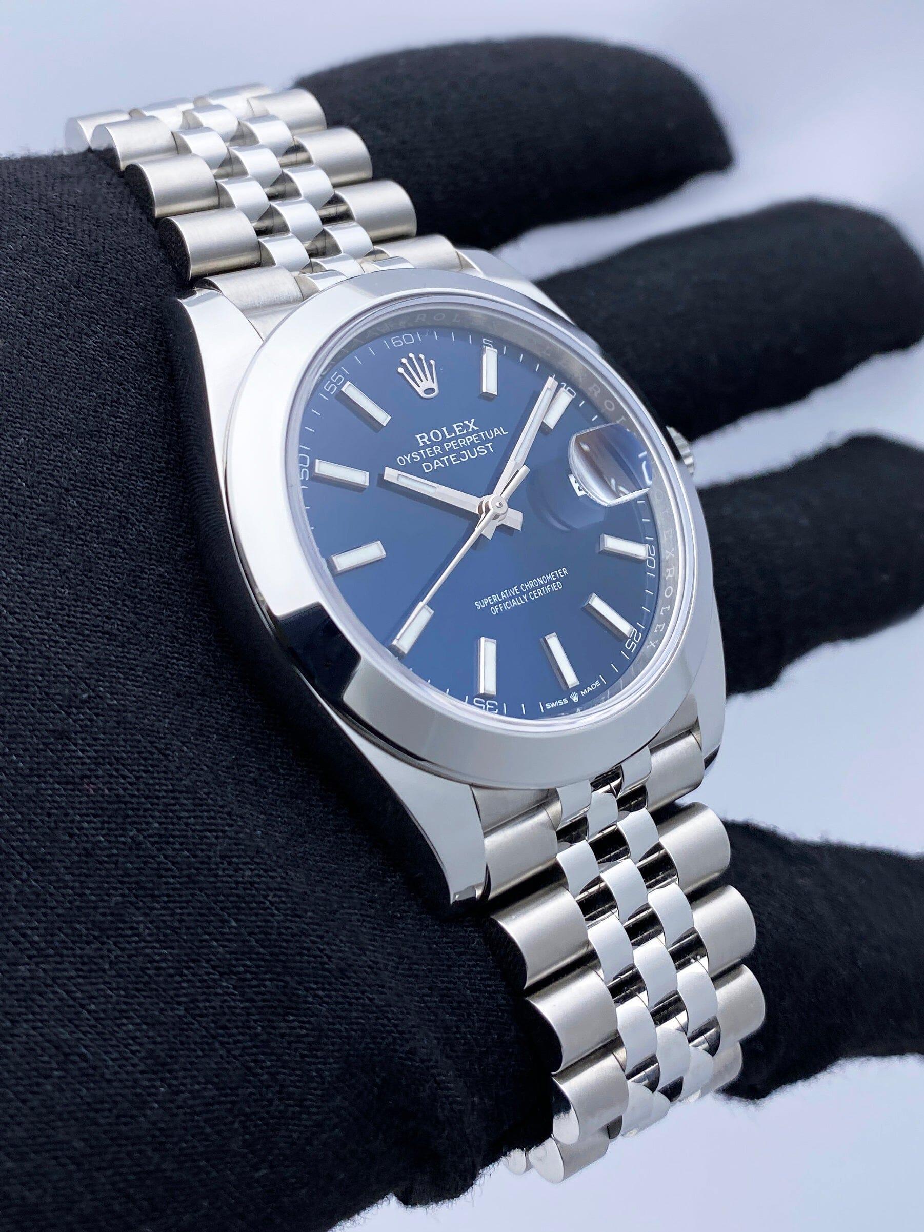 Rolex Datejust 41 126300 Quadrante Blu Orologio Uomo Scatola Documenti In condizioni ottime in vendita a Great Neck, NY