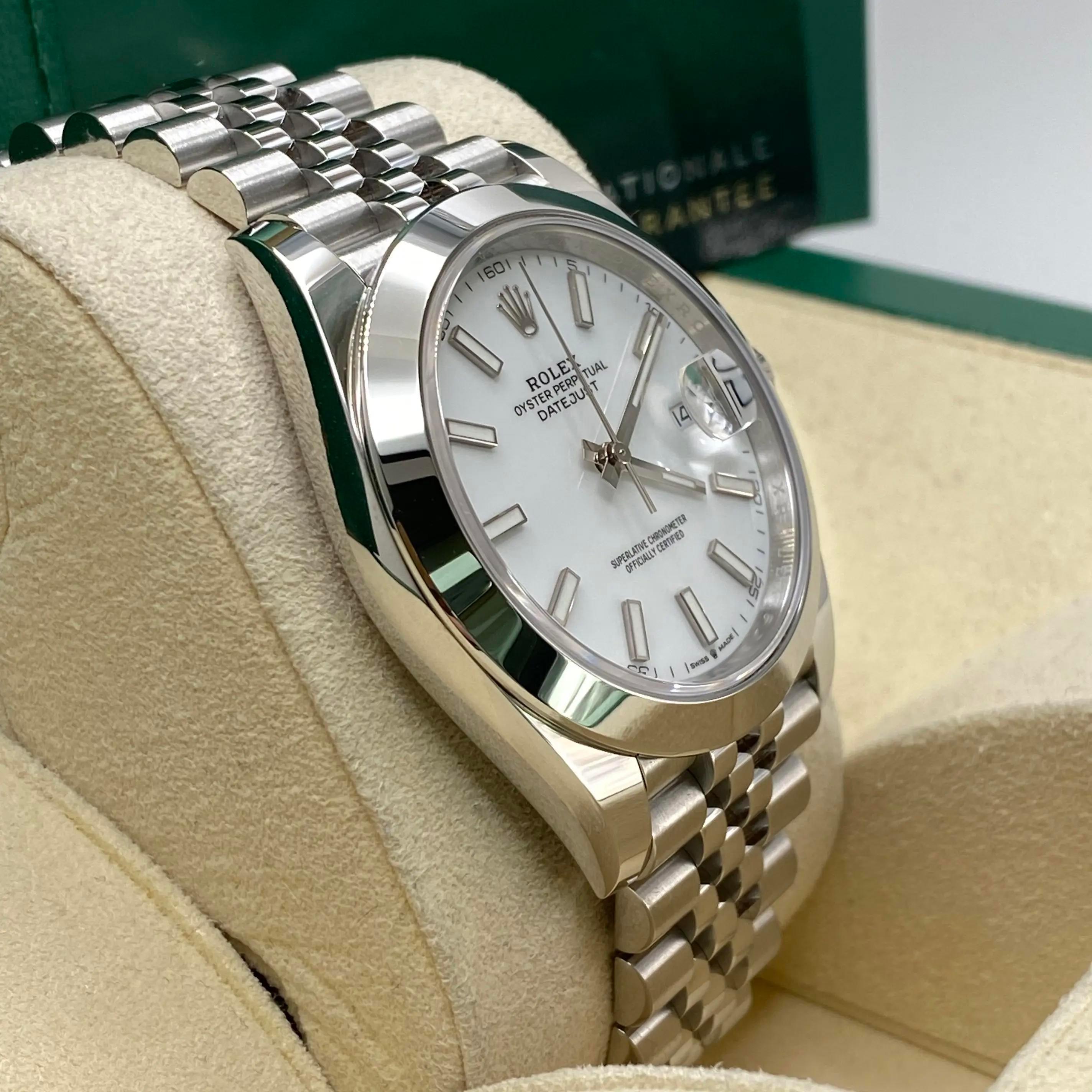 Rolex Datejust 41 126300 Stahl Weiß Index Zifferblatt Jubiläums-Automatikuhr B&P Herren im Angebot