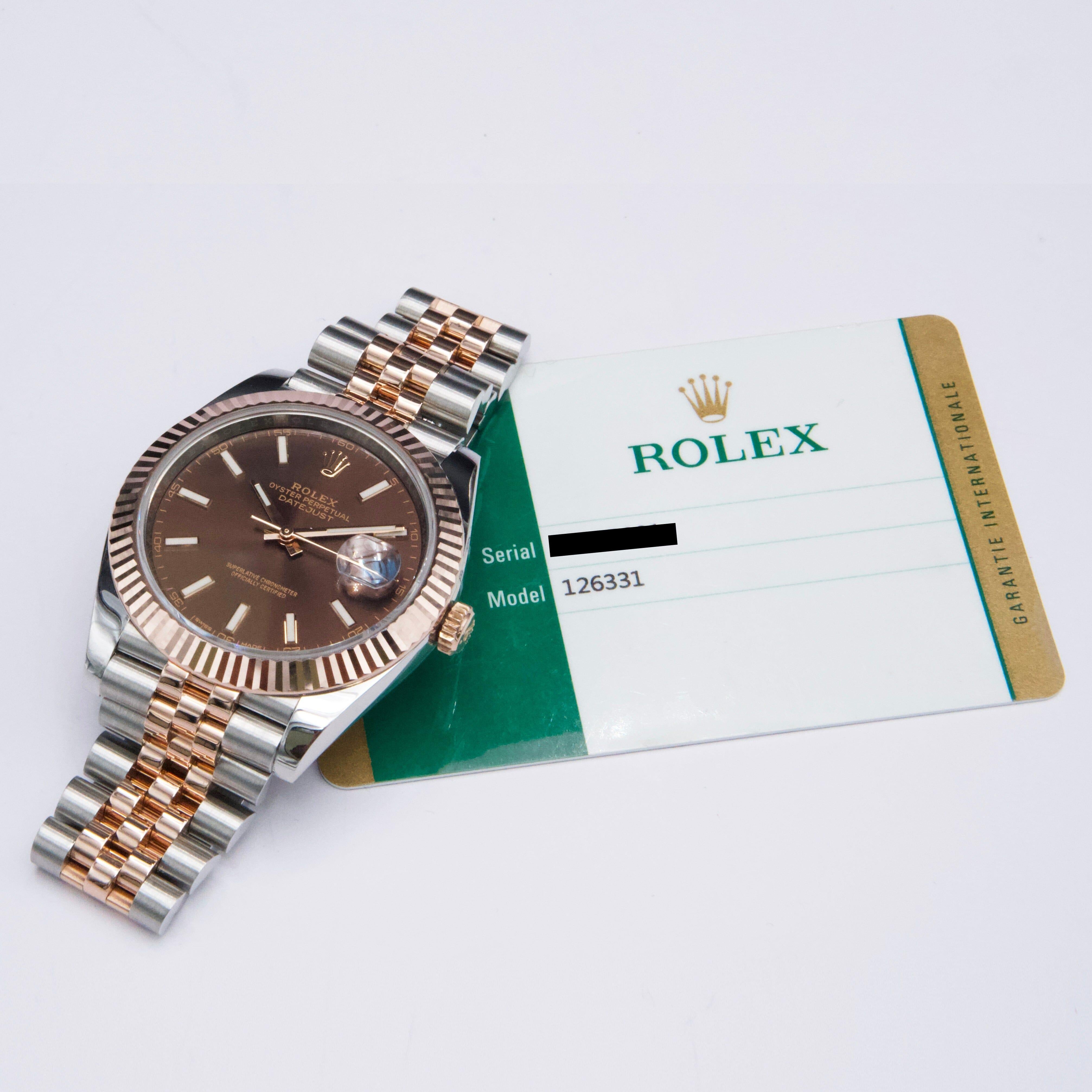 Reloj Rolex Oyster Perpetual Datejust 41 126331 para caballero. Caja de acero inoxidable de 41 mm con bisel estriado de oro rosa de 18 quilates. Esfera de color chocolate con agujas luminosas de oro rosa e índice horario luminoso. Indicación de la