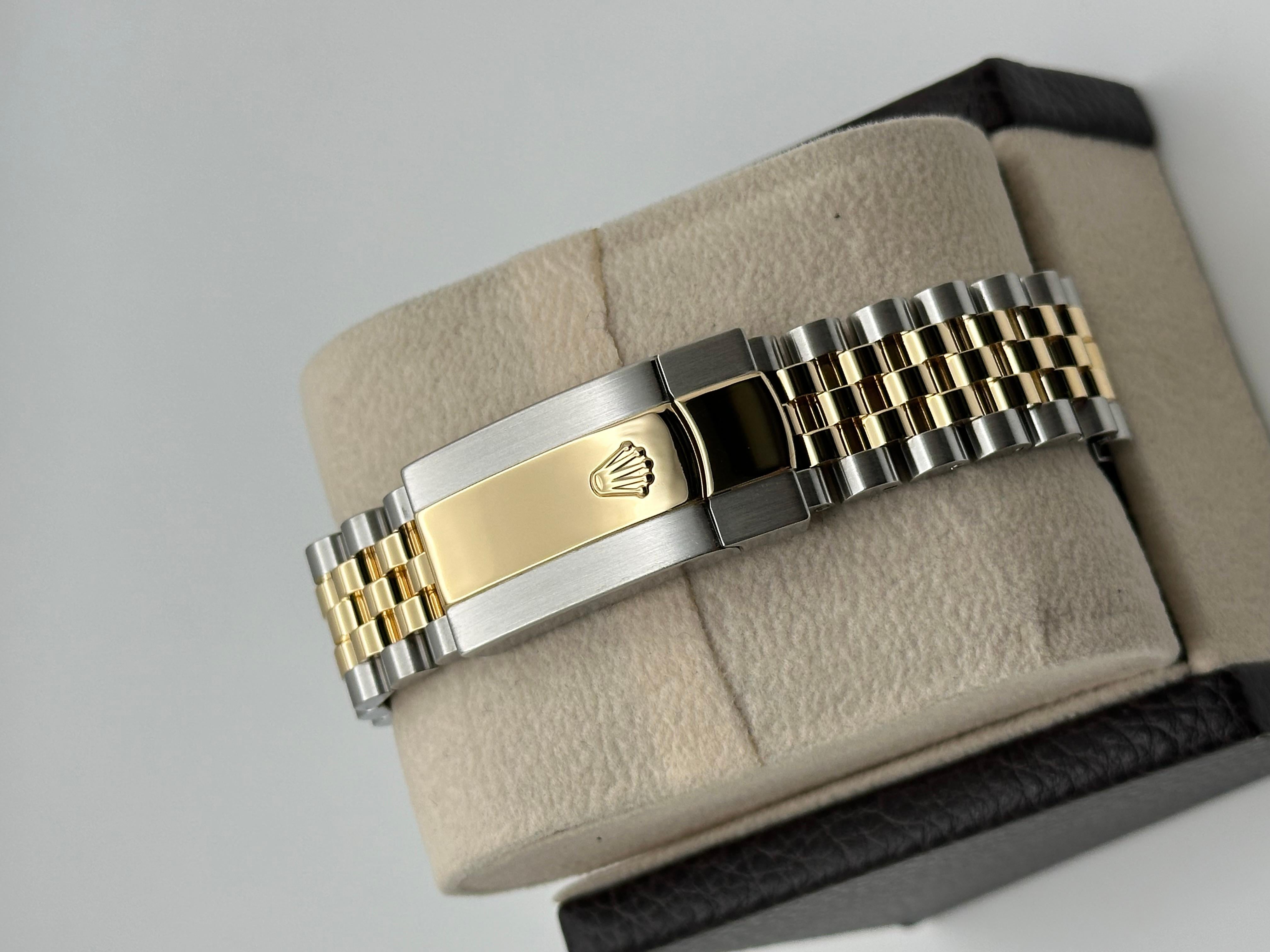 Rolex Datejust 41 126333 Black Diamond Dial 18K Yellow Gold Steel Box Paper en vente 1