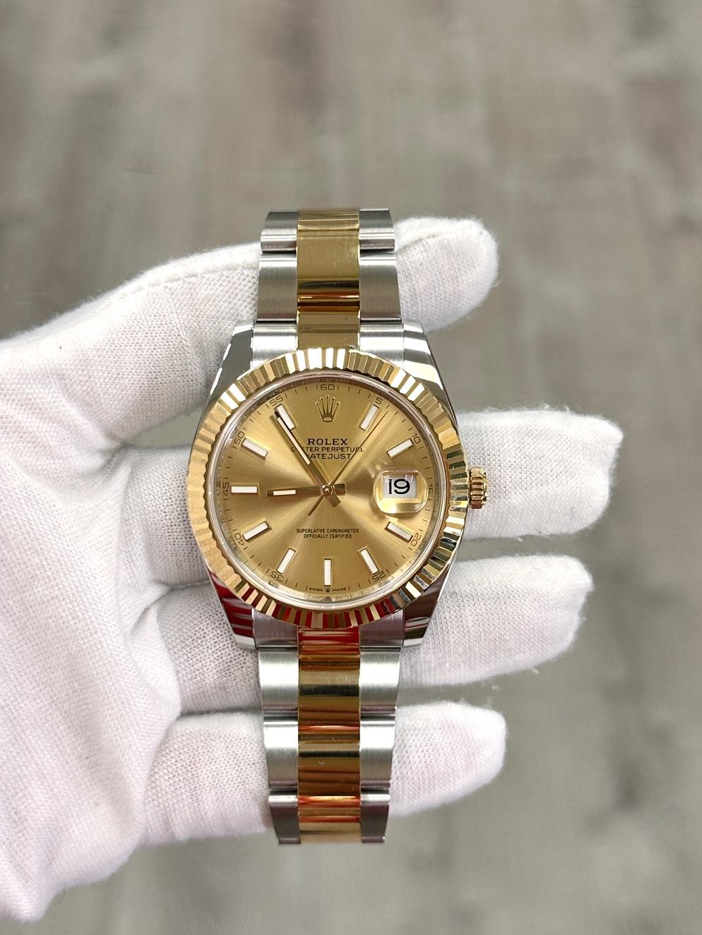 Rolex Datejust 41 126333 Champagne Dial 18K Gold Stainless Steel Box Papers 2022 Excellent état - En vente à San Diego, CA