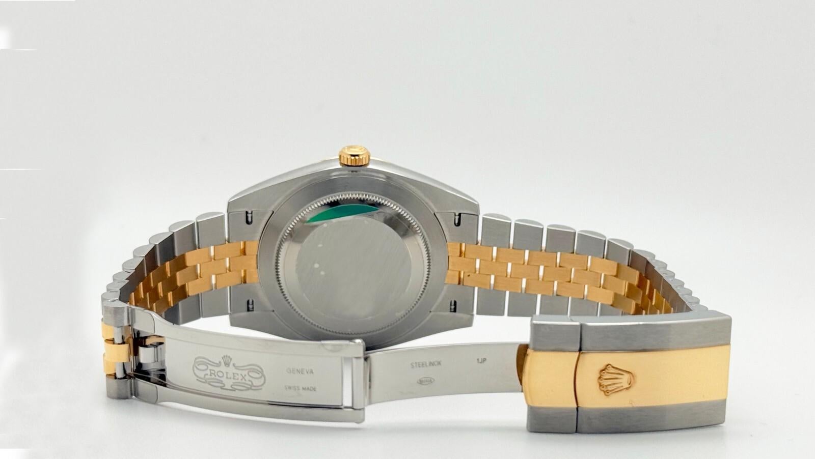Número de estilo: 126333



De serie: R3338***



Año: 2023

 

Model No: Rolex Datejust 41

 

Material de la caja: Acero inoxidable 

 

Anillo: Anillo jubilar de oro amarillo de 18 quilates y acero inoxidable 

  

Bisel: Oro amarillo de 18
