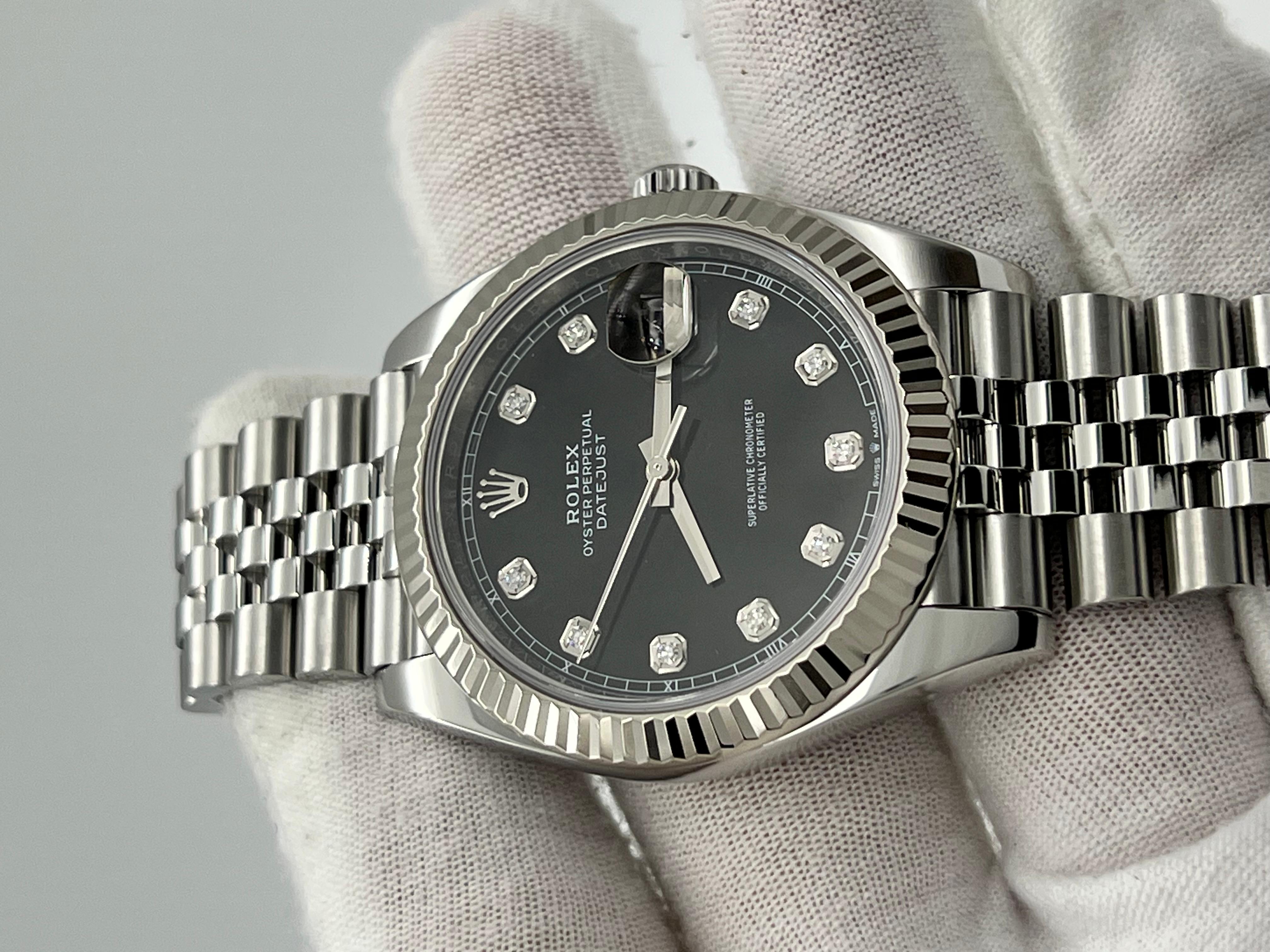 Stilnummer: 126334



Seriennummer: 54H8***



Jahr: 2017- Jetzt

 

Modell: Rolex Datejust 41

 

MATERIAL des Gehäuses: Rostfreier Stahl 

 

Band: Rostfreier Stahl 

 

Lünette: 18K Weißgold geriffelte Lünette 

 

Zifferblatt: Factory Black