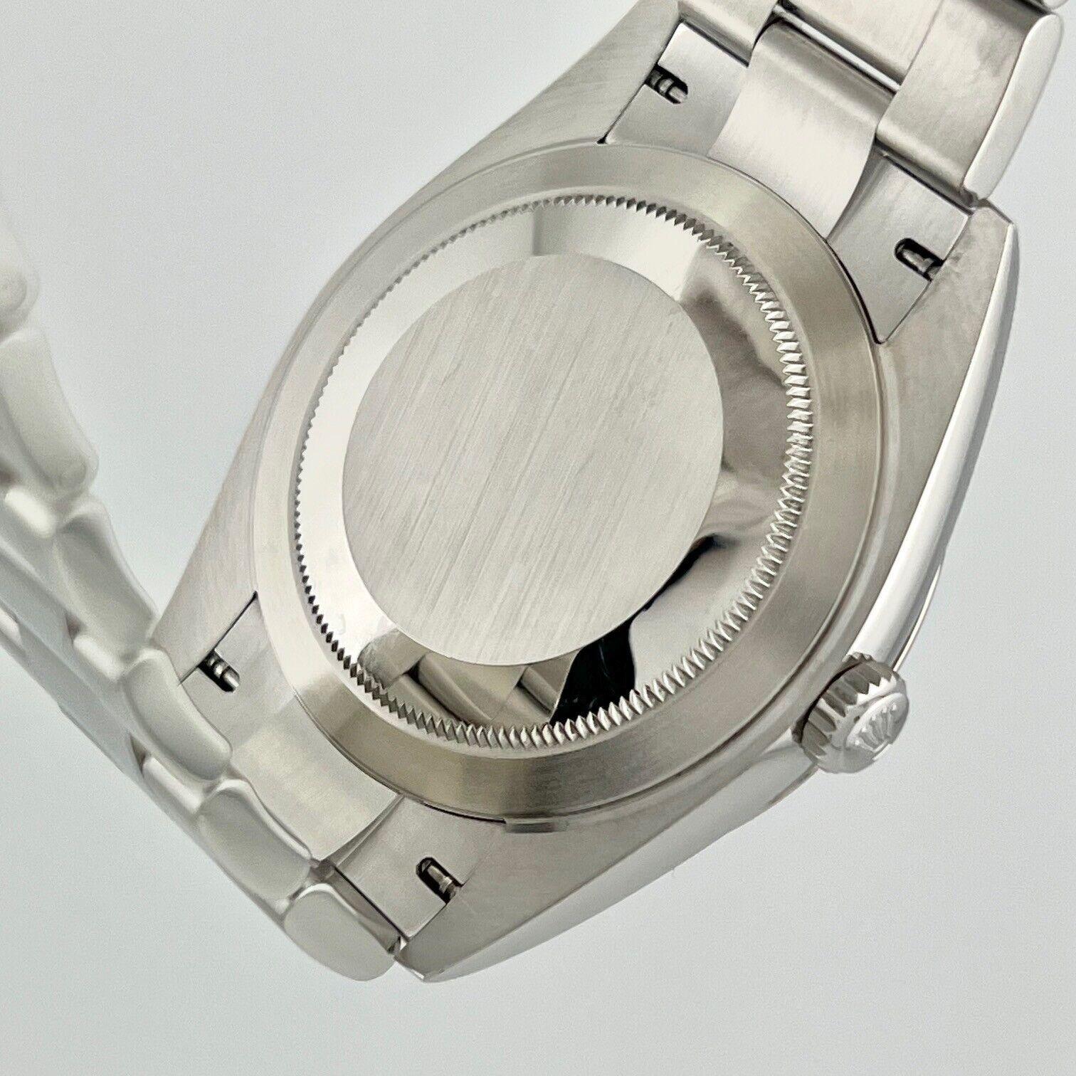 Style Number: 126334

Serial: 4M990***

Year: 2021

Model: Rolex Datejust 41 

Case Material: Stainless Steel 

Band: Stainless Steel 

Bezel: 18K White Gold Fluted Bezel 

Dial: Rhodium 

Face: Sapphire Crystal 

Case Size: 41mm 

Includes:

-Rolex