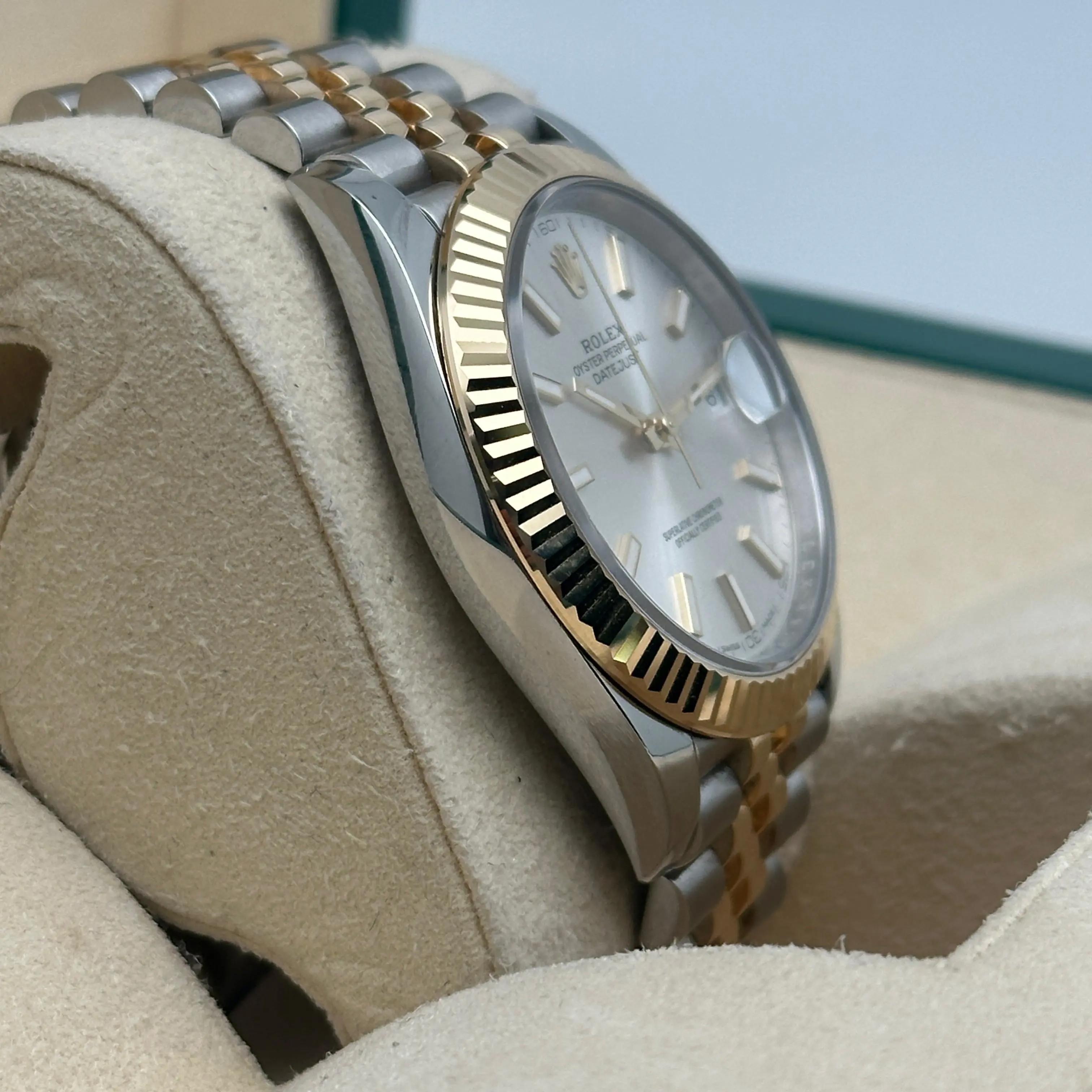 De los hombres Rolex Datejust 41 Reloj de caballero automático con esfera plateada de acero y oro amarillo de 18 quilates 126333 en venta
