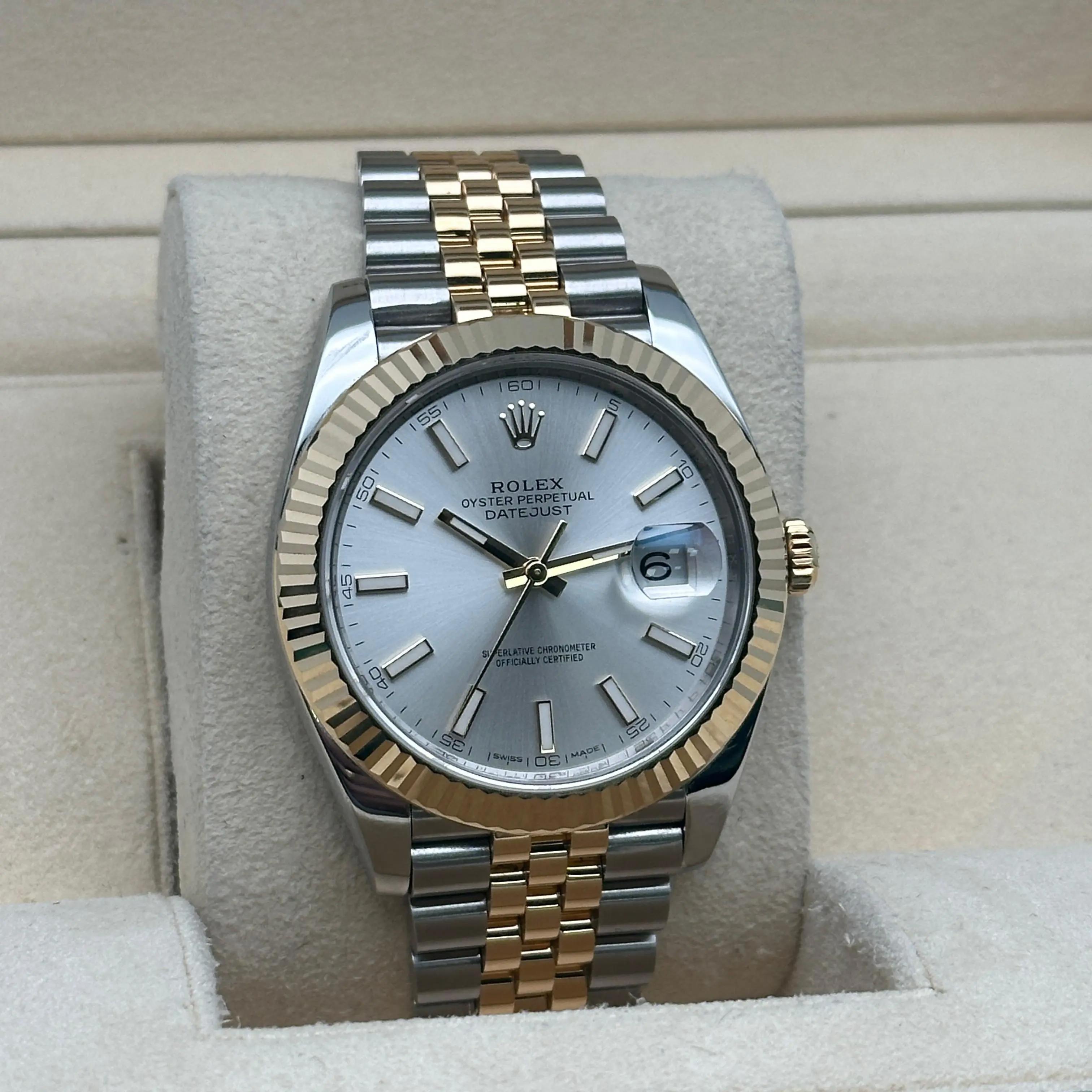 Rolex Datejust 41 Reloj de caballero automático con esfera plateada de acero y oro amarillo de 18 quilates 126333 en venta 3