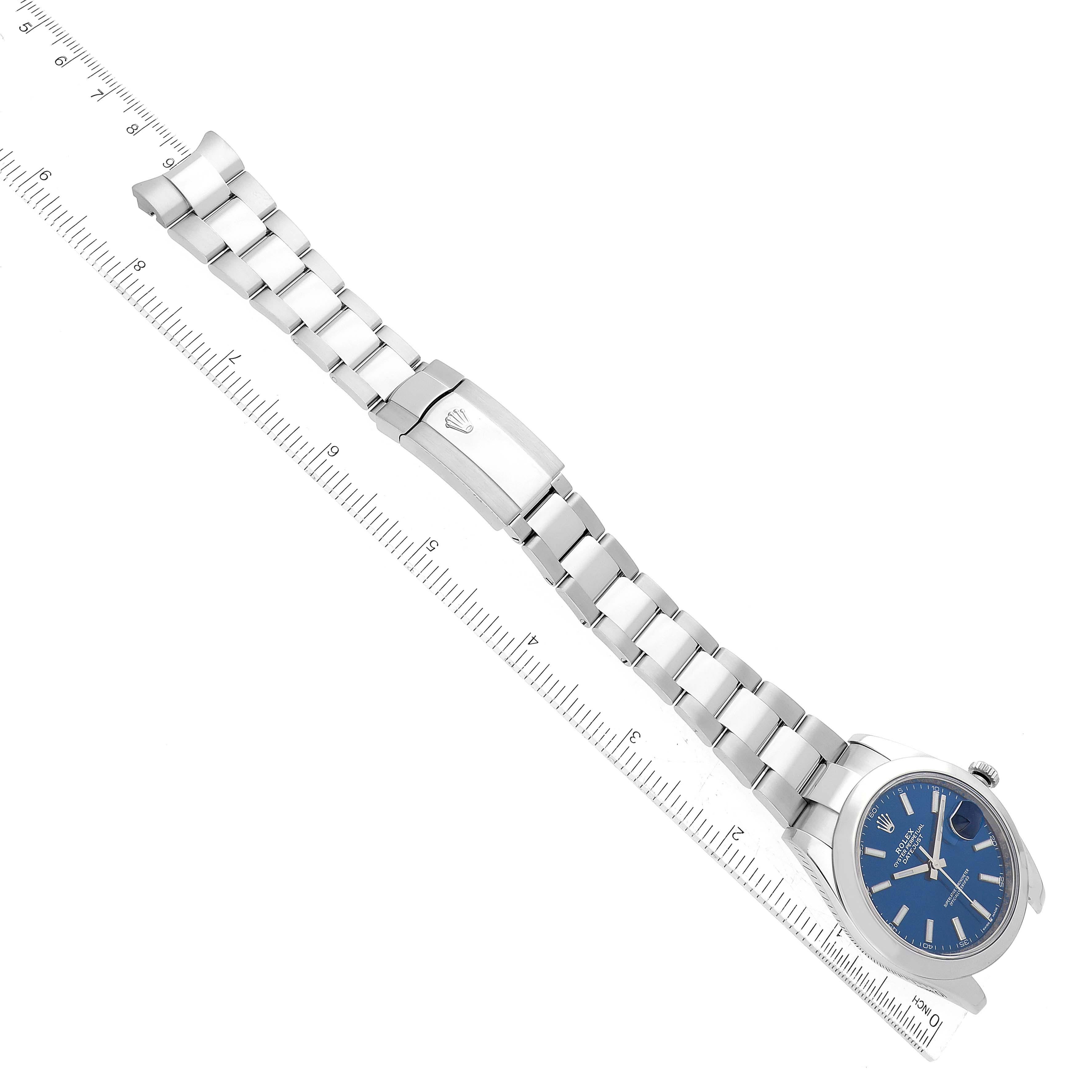 Rolex Montre Datejust 41 en acier avec cadran bleu et lunette lisse pour hommes 126300 Boîte Card en vente 8