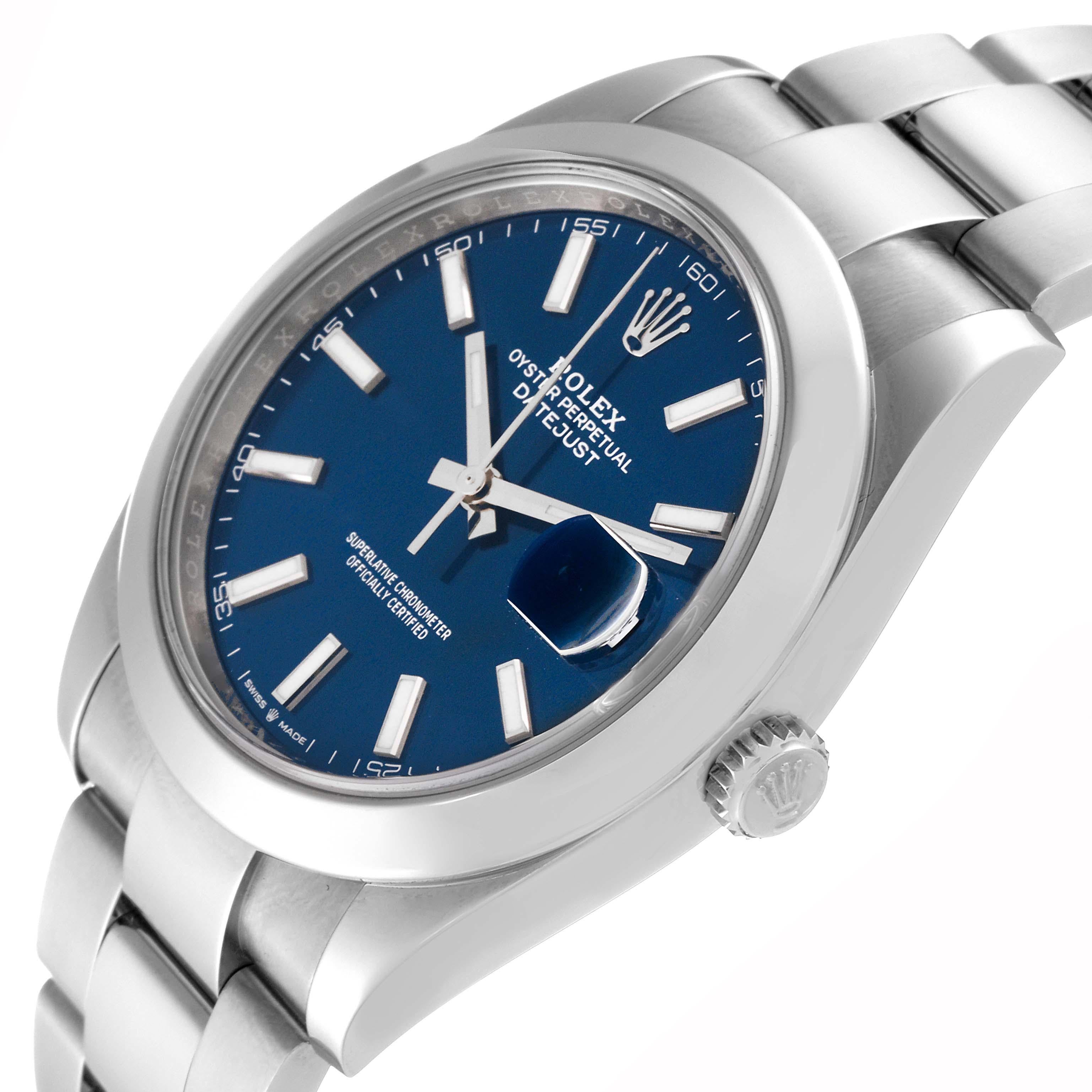 Rolex Montre Datejust 41 en acier avec cadran bleu et lunette lisse pour hommes 126300 Boîte Card en vente 4