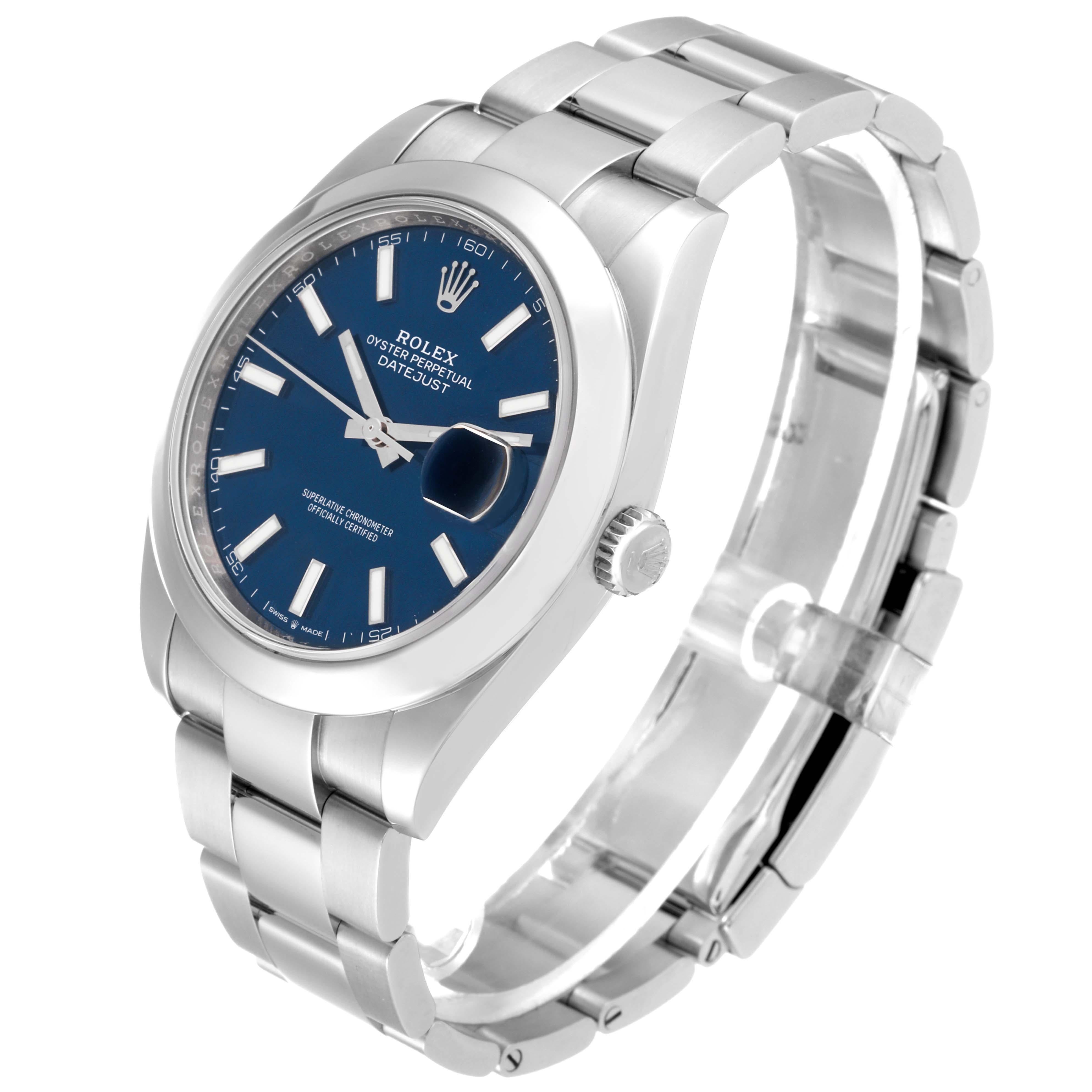 Rolex Montre Datejust 41 en acier avec cadran bleu et lunette lisse pour hommes 126300 en vente 6