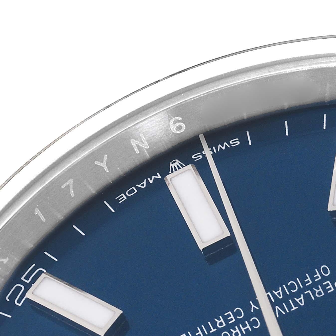 Rolex Montre Datejust 41 en acier avec cadran bleu et lunette lisse pour hommes 126300 en vente 2