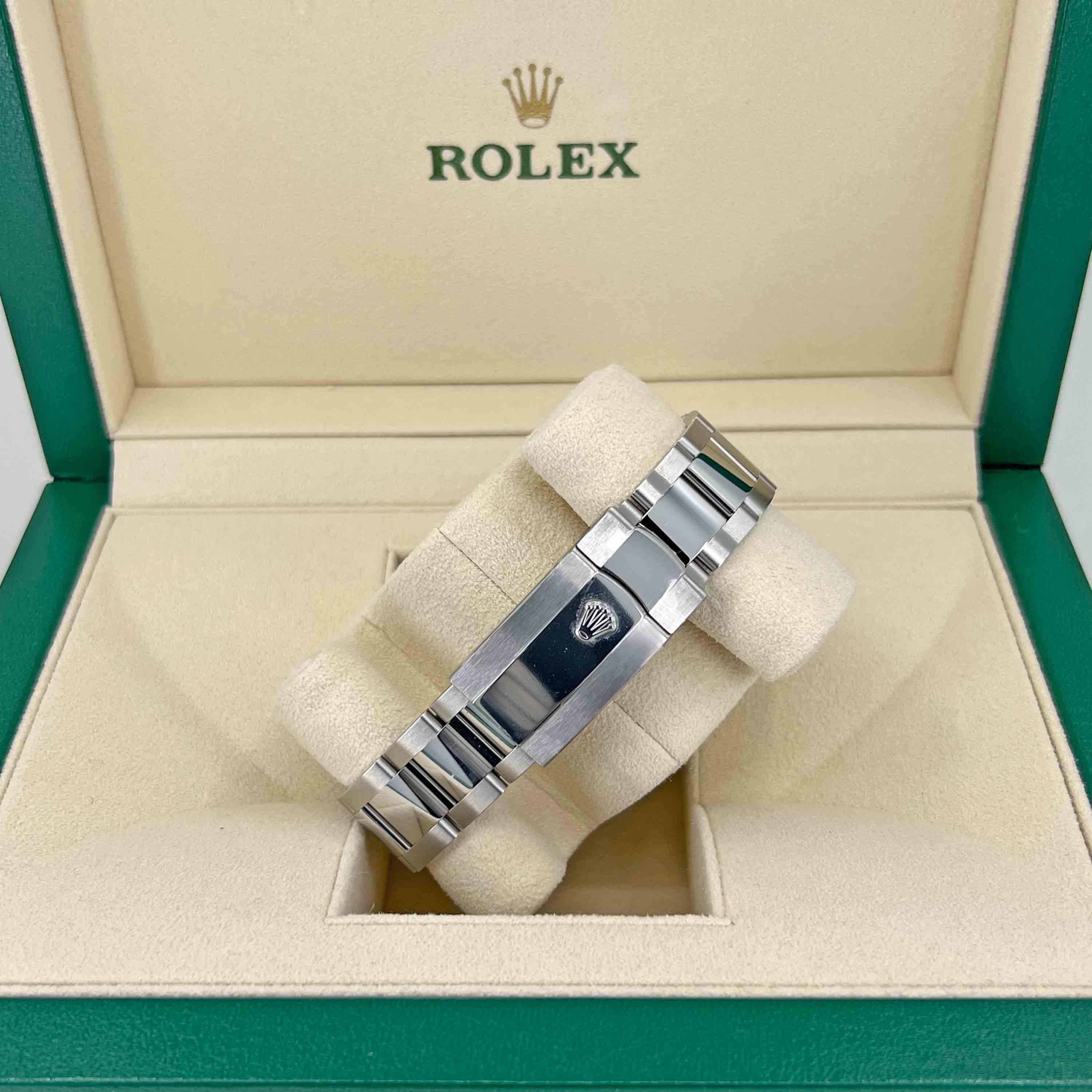 Rolex Datejust, Wimbledon, Oyster, Fluted, 126334, Unworn Watch, Complete 2022 For Sale 3