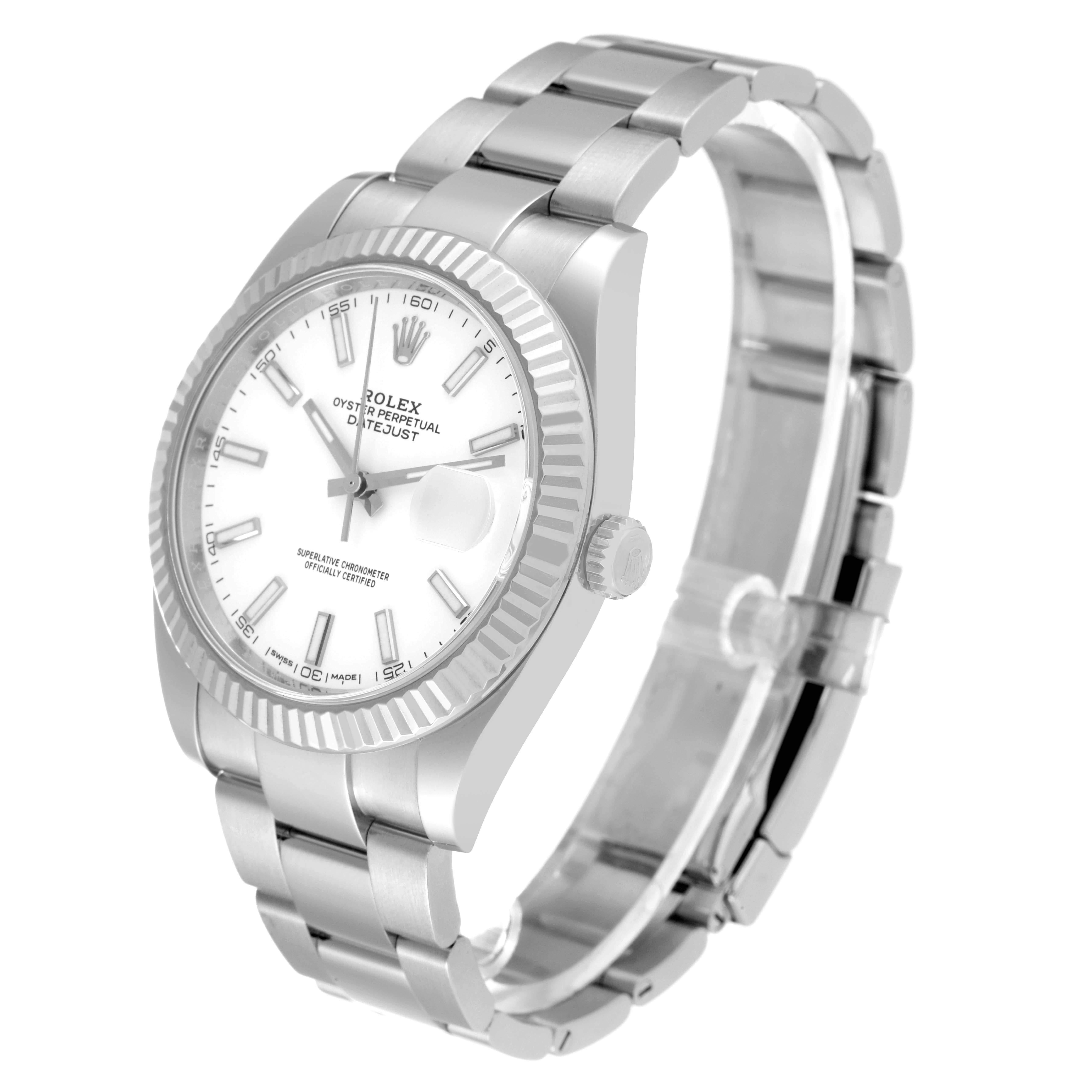 Rolex Montre Datejust 41 avec cadran blanc et bracelet Oyster pour hommes 126334 Boîte Card Pour hommes en vente