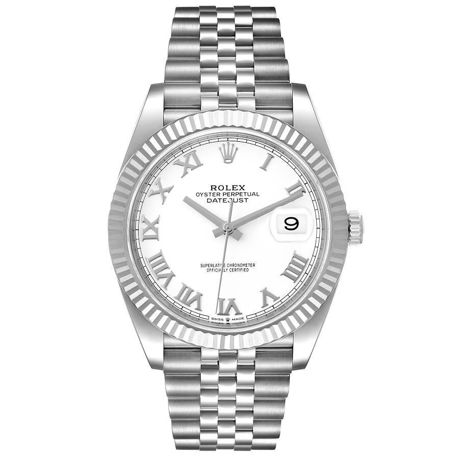 Rolex Datejust 41 Stahl Weißgold weißes Zifferblatt Herrenuhr 126334 Box-Karte. Offiziell zertifiziertes Chronometerwerk mit automatischem Aufzug. Gehäuse aus rostfreiem Stahl mit einem Durchmesser von 41 mm. Rolex-Logo auf einer Krone. geriffelte