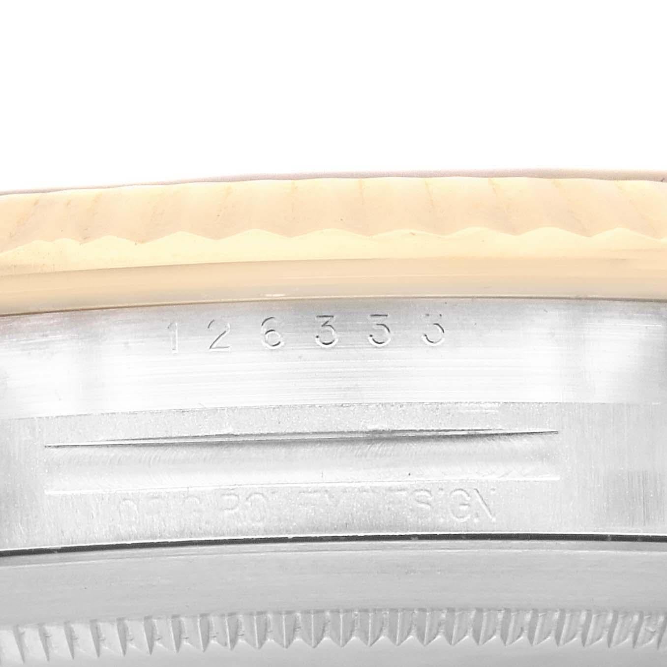 Rolex Datejust 41 Stahl Gelbgold Schwarzes Zifferblatt Herrenuhr 126333 Box Card. Offiziell zertifiziertes Chronometer-Automatikwerk mit Schnellverstellung des Datums. Gehäuse aus Edelstahl und 18 Karat Gelbgold mit einem Durchmesser von 41 mm.