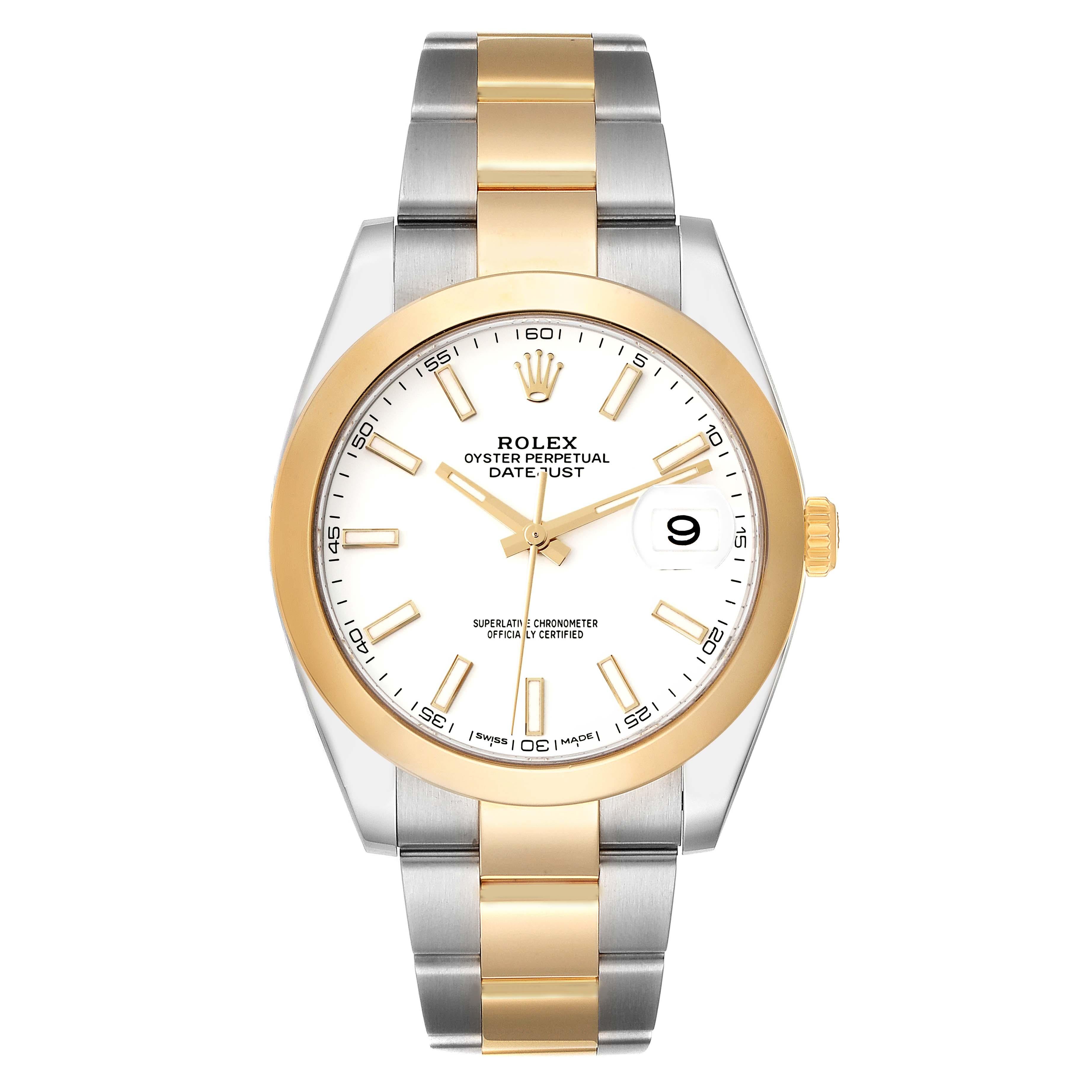 Rolex Datejust 41 Steel Yellow Gold Domed Bezel Mens Watch 126303. Mouvement automatique à remontage automatique, certifié officiellement chronomètre, avec date à réglage rapide. Boîtier en acier inoxydable et en or jaune 18 carats de 41,0 mm de
