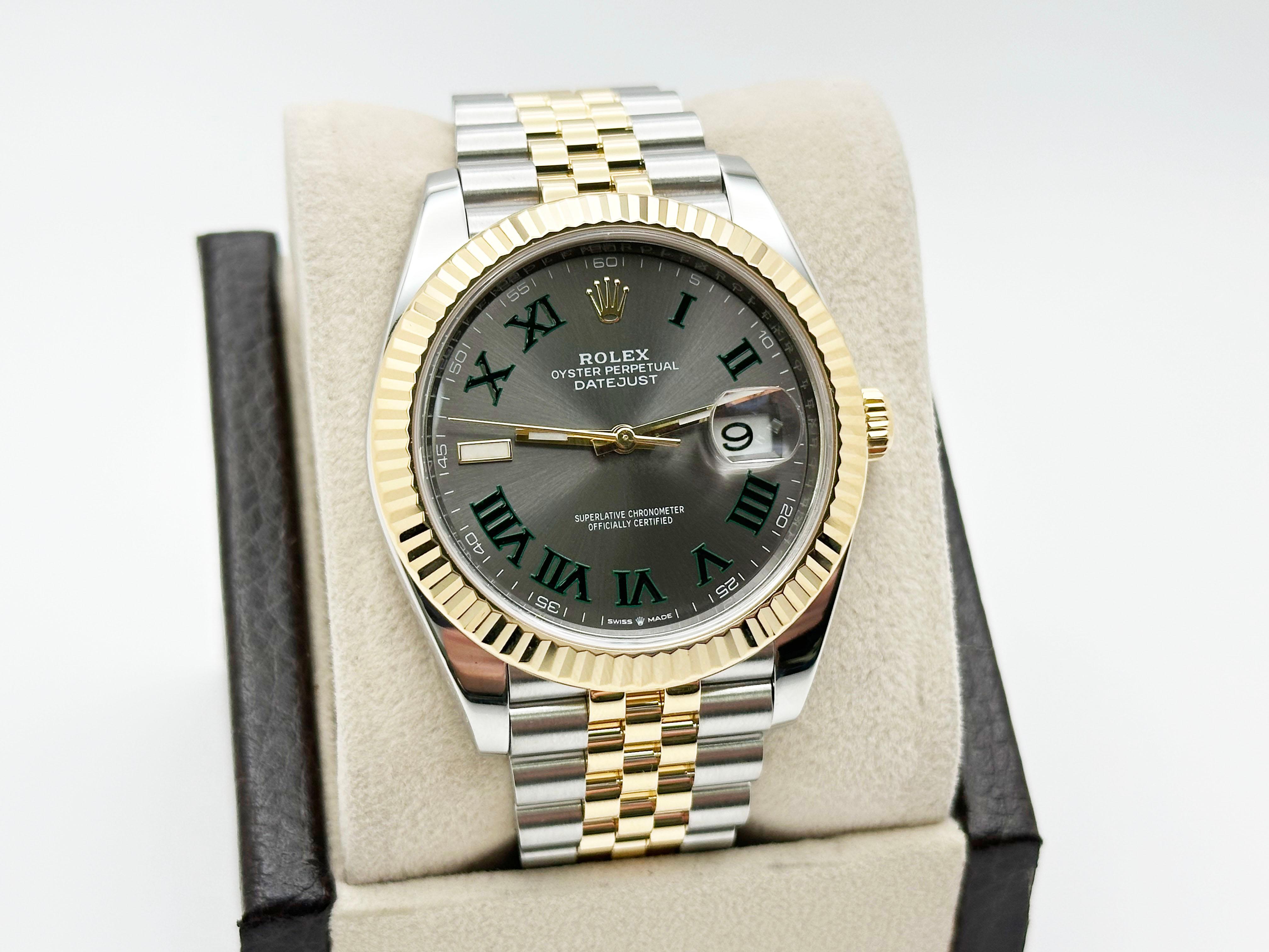 Numéro de style : 126333



Série : 5412A***



Année : 2021

 

Modèle : Rolex Datejust 41

 

Matériau du boîtier : Acier inoxydable 

 

Bracelet : Jubilé en or jaune 18K et acier inoxydable 

  

Lunette : or jaune 18K 

  

Cadran : Cadran