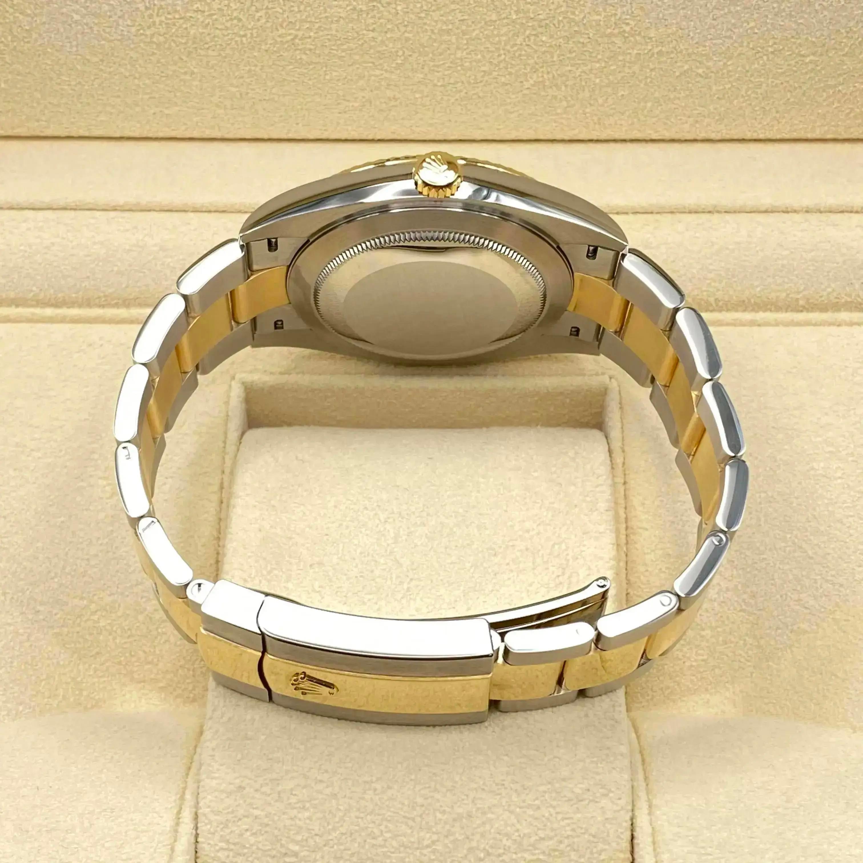 Rolex Datejust 41mm 126333 Gelbgold Stahl Schwarzes Zifferblatt Automatikuhr B&P im Angebot 3