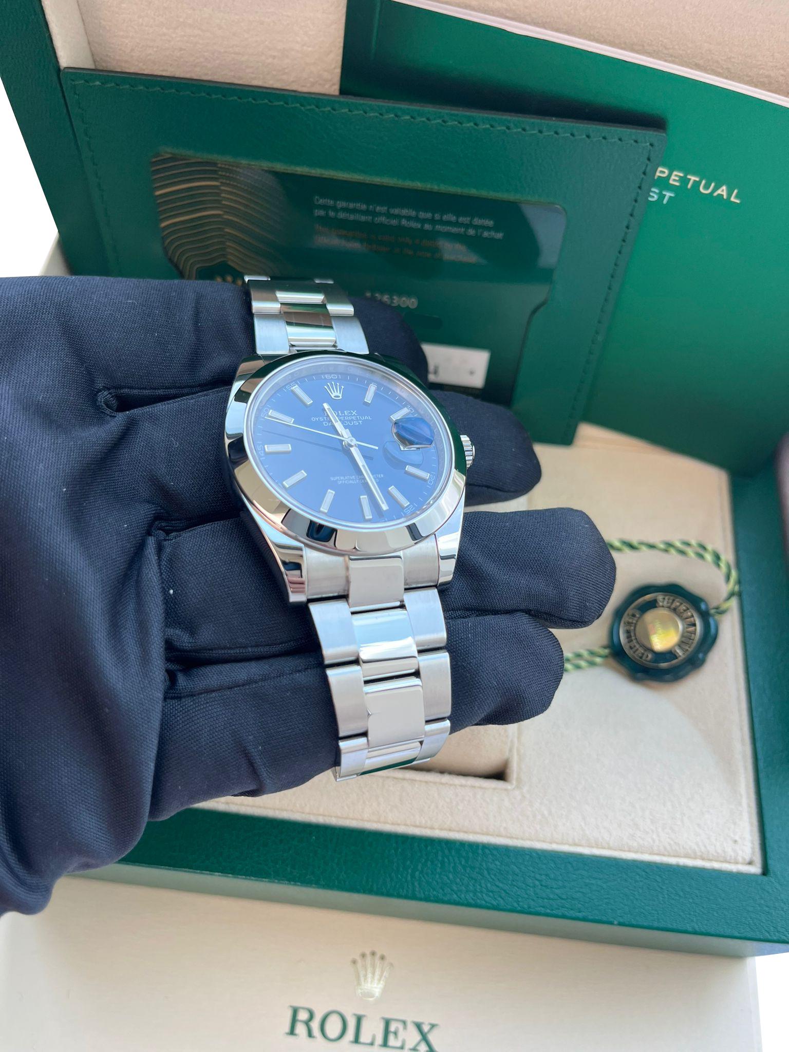 Rolex Montre Oyster Datejust 41 mm à cadran bleu en acier inoxydable pour hommes 126300 en vente 10