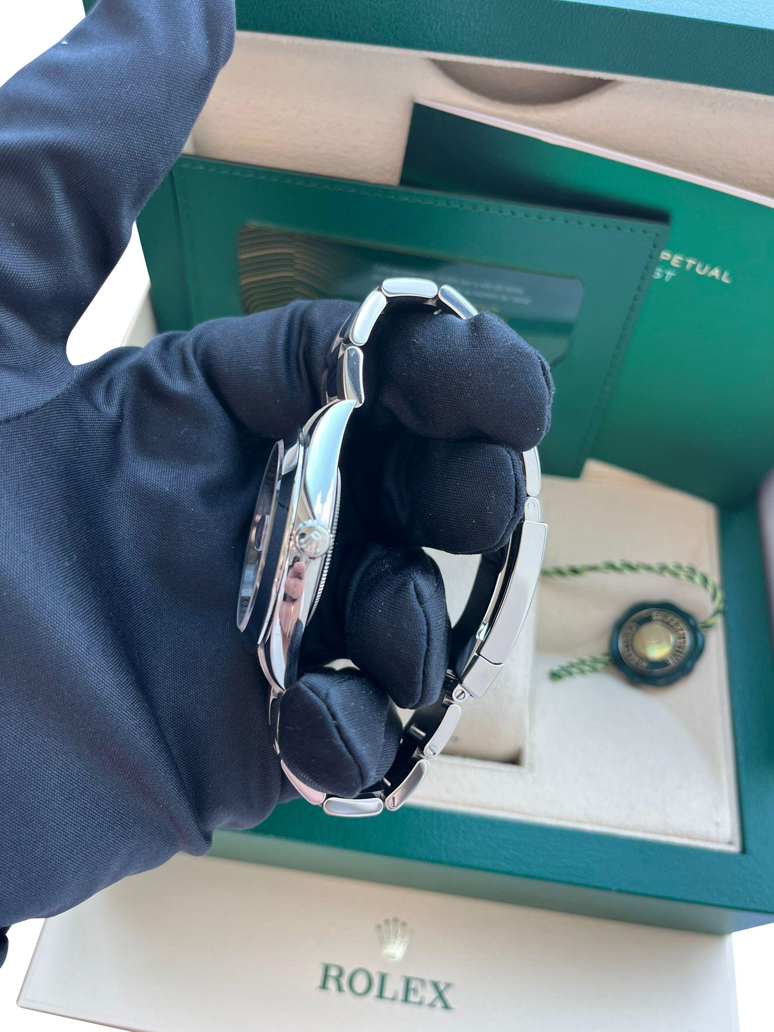 Rolex Montre Oyster Datejust 41 mm à cadran bleu en acier inoxydable pour hommes 126300 en vente 13
