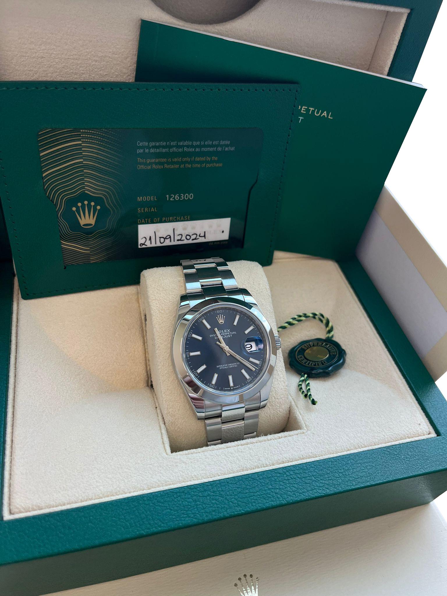 Rolex Montre Oyster Datejust 41 mm à cadran bleu en acier inoxydable pour hommes 126300 en vente 1