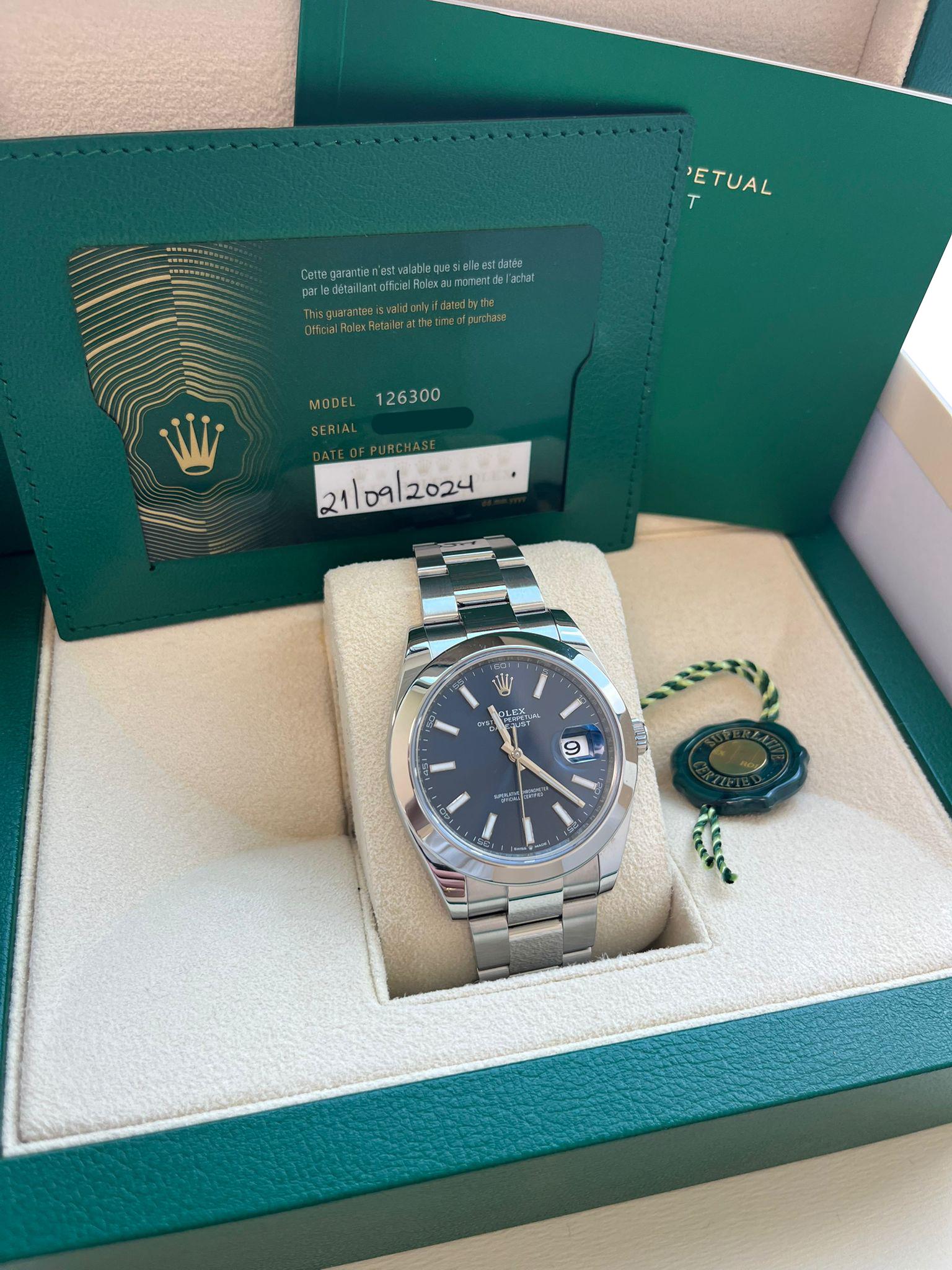 Rolex Montre Oyster Datejust 41 mm à cadran bleu en acier inoxydable pour hommes 126300 en vente 2