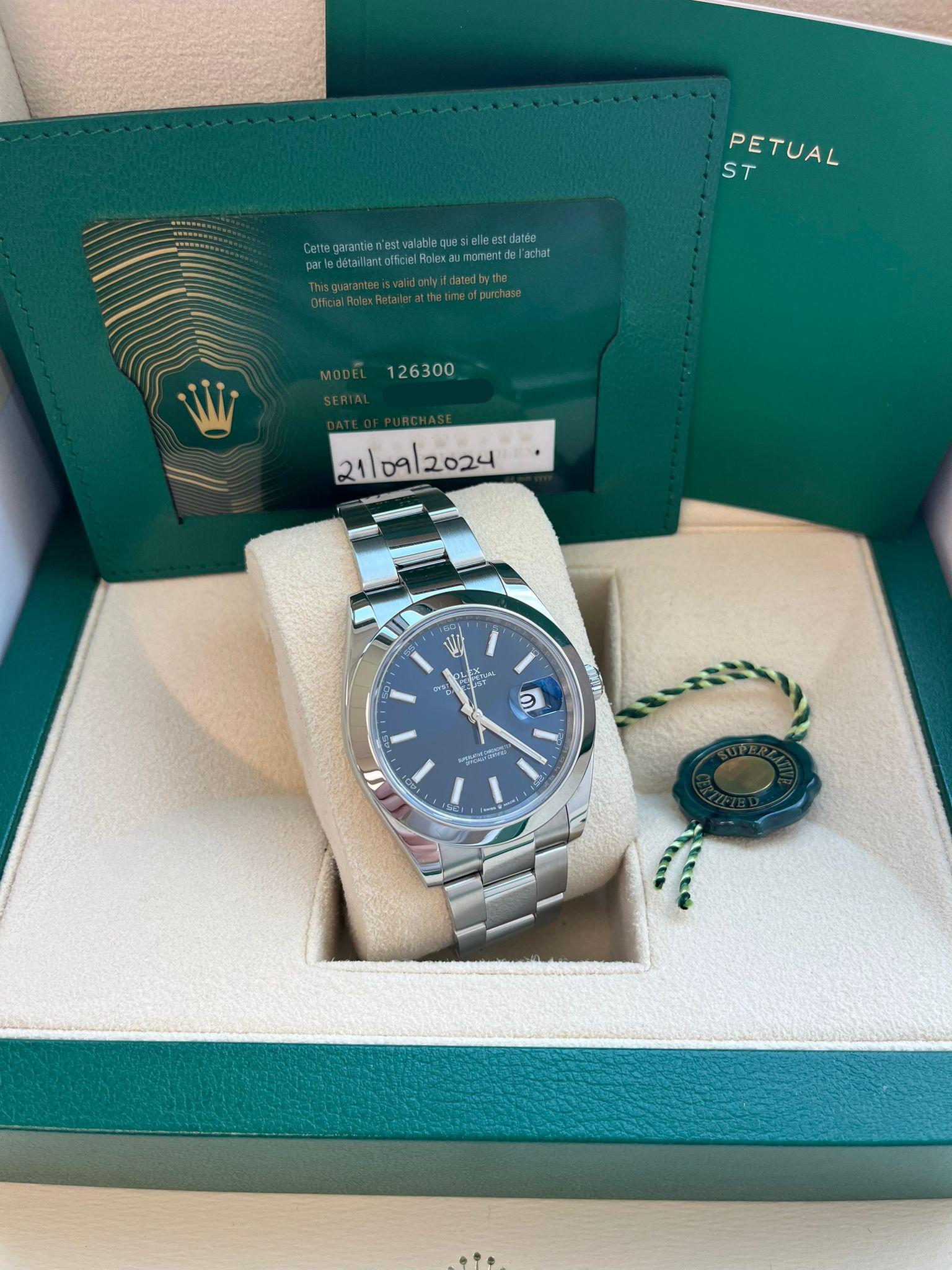 Rolex Montre Oyster Datejust 41 mm à cadran bleu en acier inoxydable pour hommes 126300 en vente 3