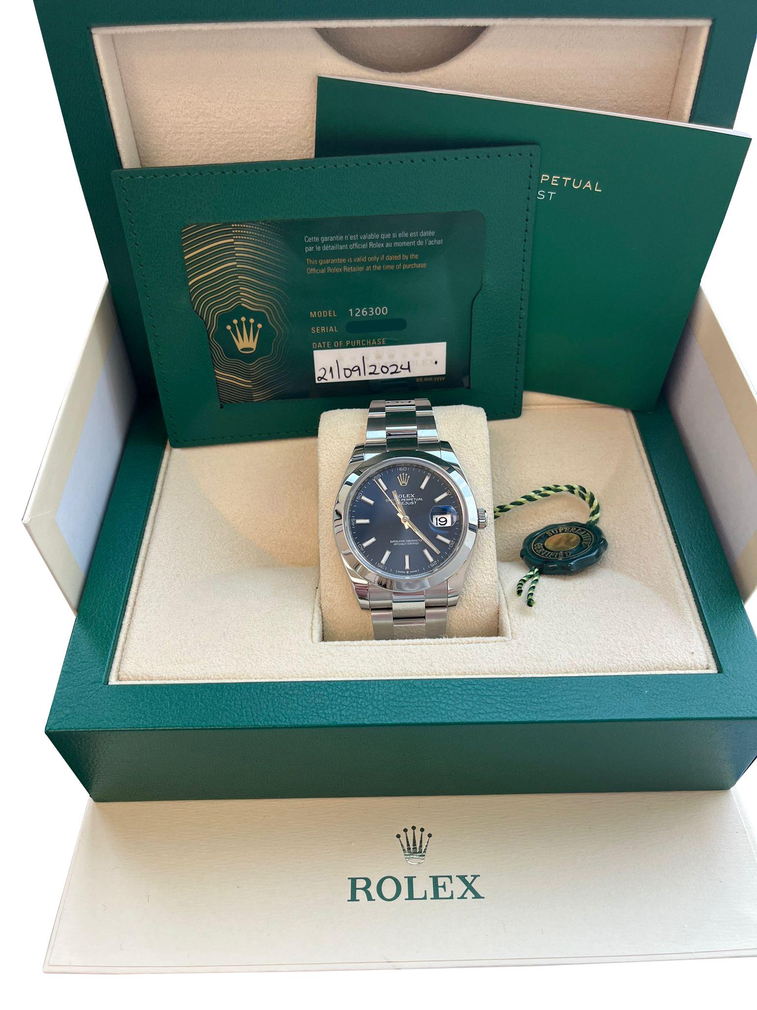 Rolex Montre Oyster Datejust 41 mm à cadran bleu en acier inoxydable pour hommes 126300 en vente 4