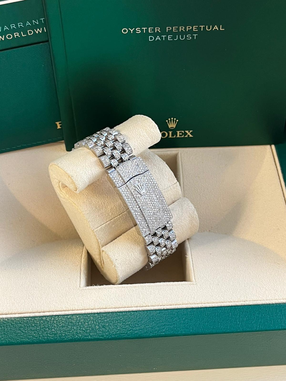 Rolex Montre Datejust 41 mm avec cadran en diamants écaillés 14,75 carats et bracelet jubilé 126300 en vente 11