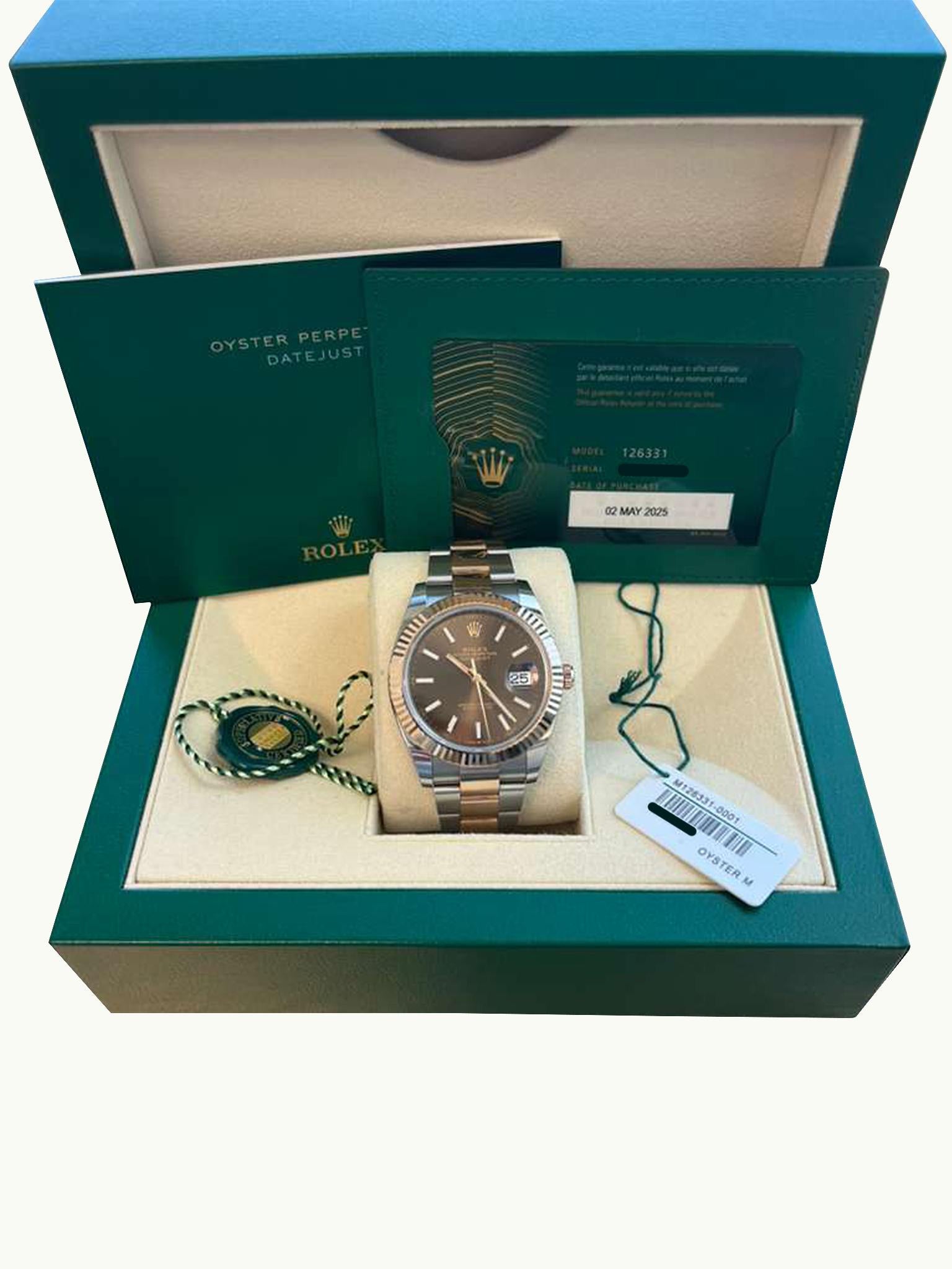 Este Oyster Perpetual Datejust 41 de acero Oystersteel y oro Everose presenta una esfera color chocolate y un brazalete Jubilee. El bisel estriado de Rolex es una marca de distinción. Originalmente, el estriado del bisel Oyster tenía un propósito
