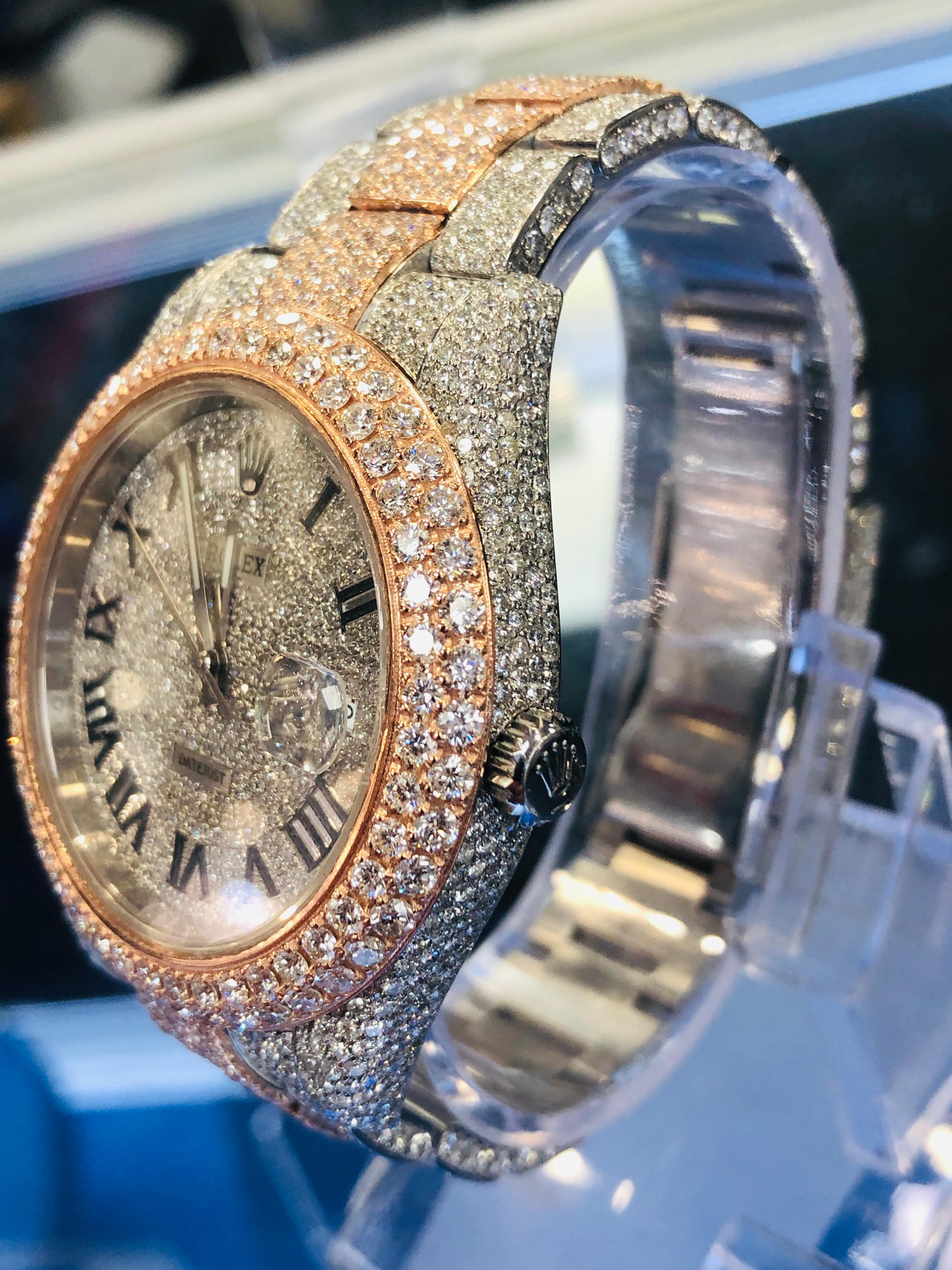 Rolex Datejust 41mm deux tons or rose et acier inoxydable   montre non portée, papiers de la boîte inclus

le mouvement fonctionne parfaitement 

les diamants sont de haute qualité

la montre a été personnalisée, le cadran, le bracelet et la lunette